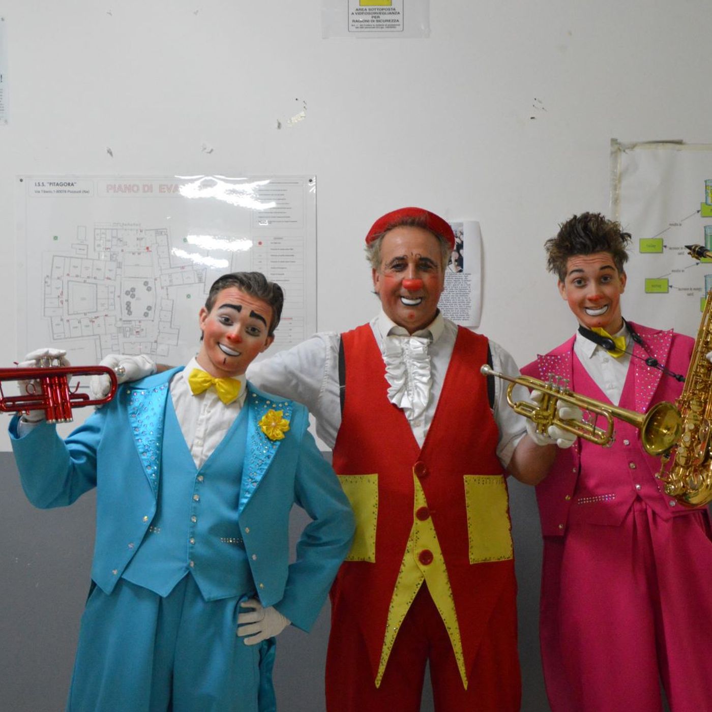 A Pozzuoli studenti circensi in scena per i compagni di classe episode artwork