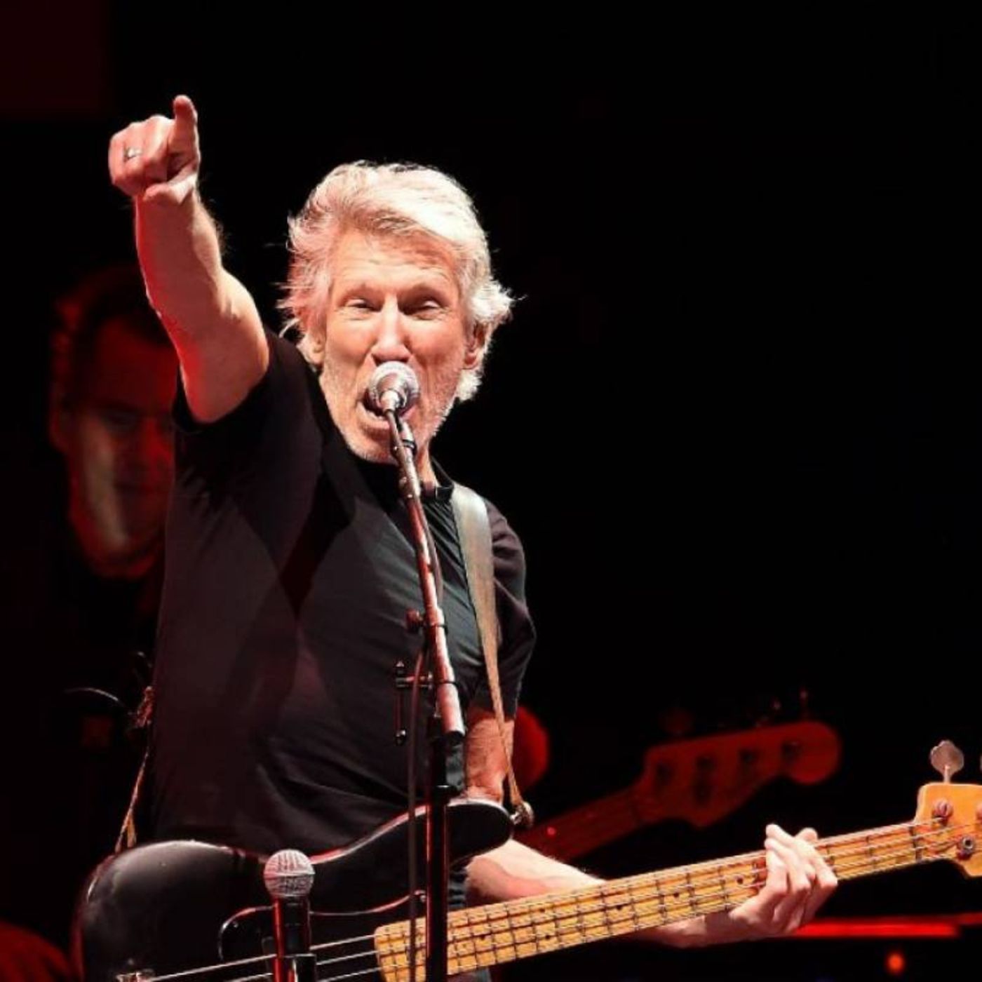 Ep. 1617: Roger Waters Accused of Being 'Putin Apologist' & Appointed Power Should Be Divided