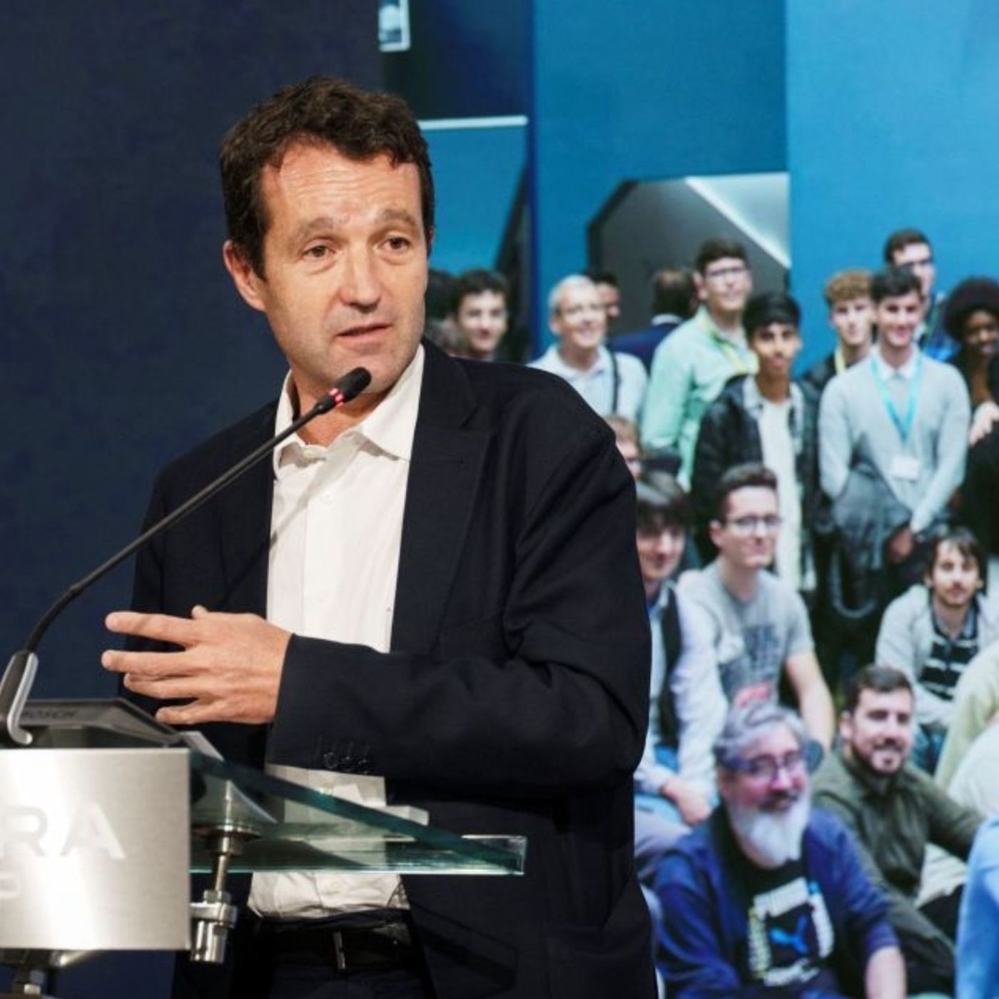 Prensa económica: El Gobierno frena la fusión de Indra y Escribano por miedo a perder el control de la empresa pública