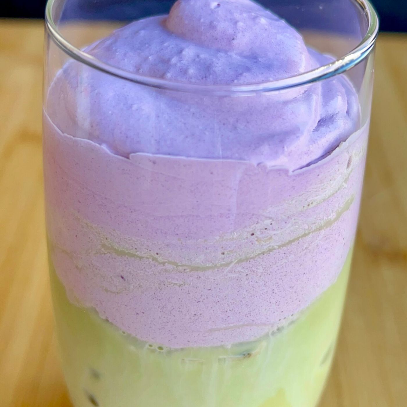 Ube Ice Matcha Latte con Crema Soffice