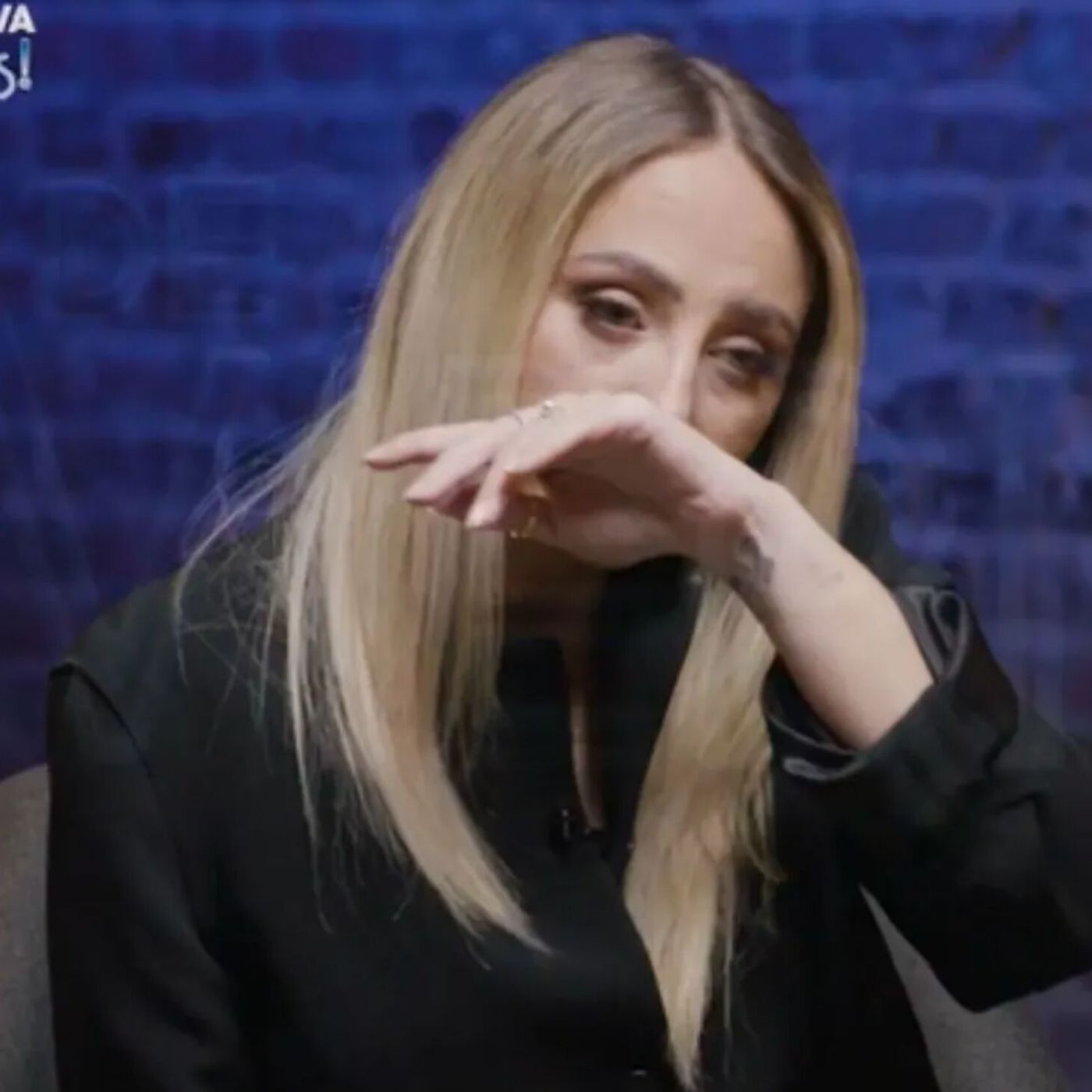 Crónica Rosa: De viernes saca los colores a La Fábrica: prohibieron apoyar a Rocío Flores