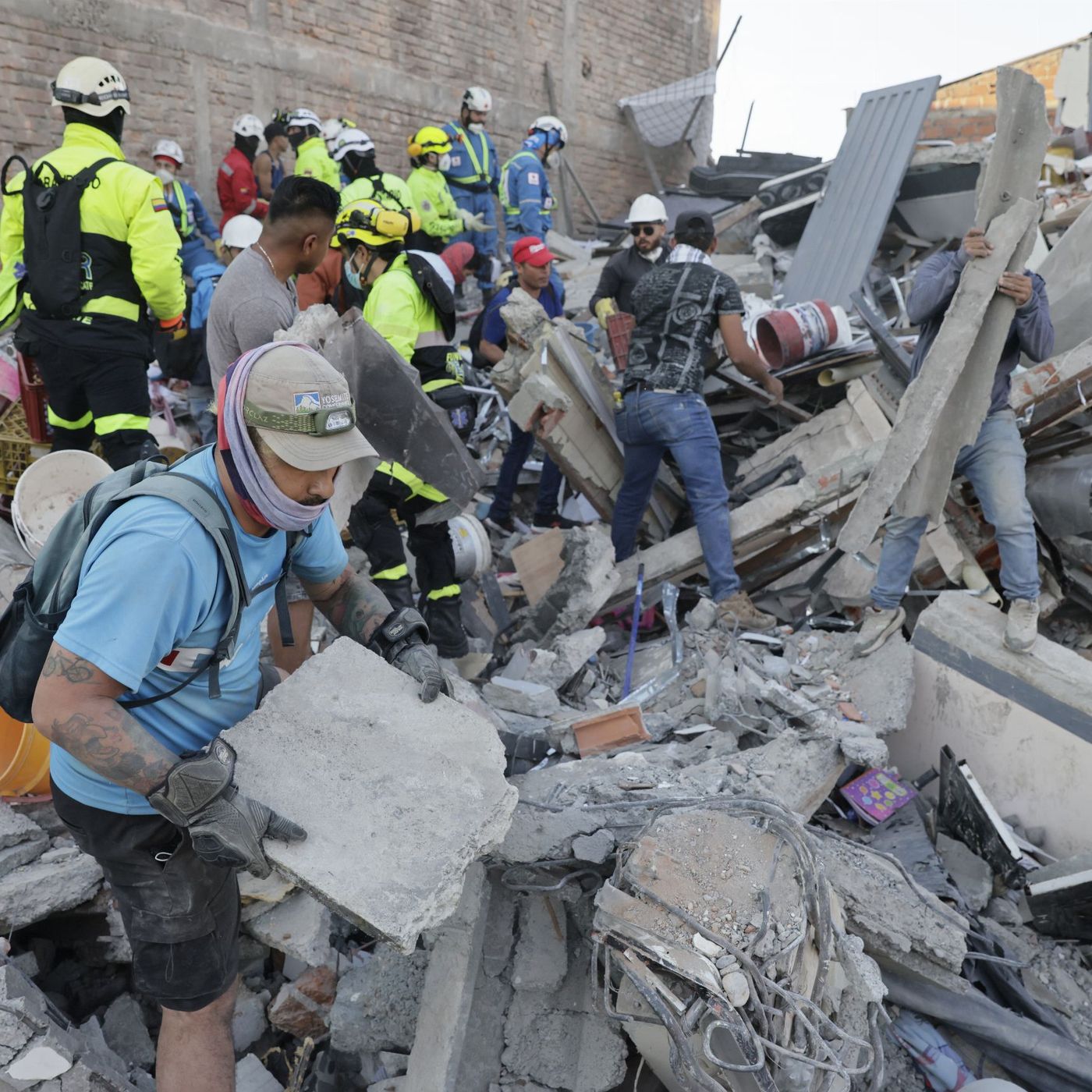 Es Noticia: Colombia reanuda las labores de rescate tras el devastador terremoto de 7,4 grados episode artwork