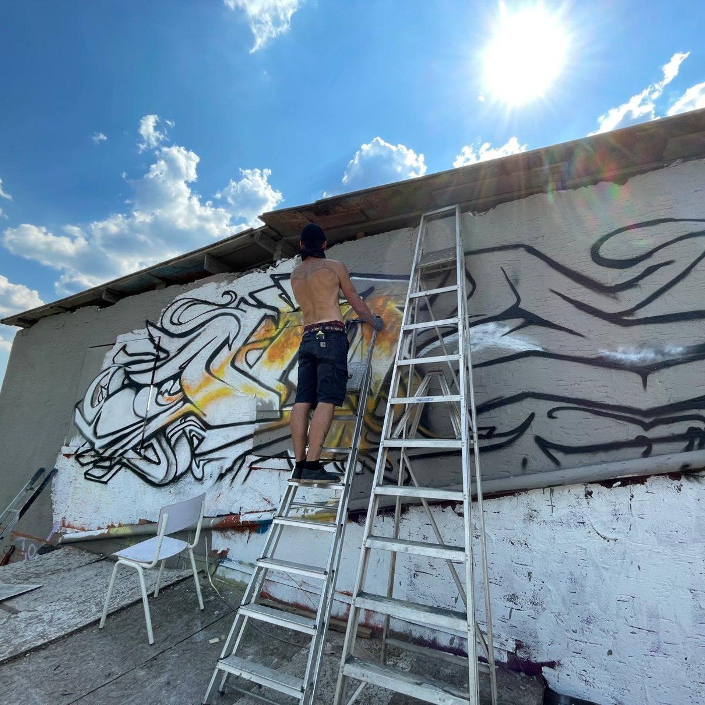ROOF ON FIRE - Streetart Gallery Opening - MATTHIAS MARTINSOHN - Betreiber & Mitgründer vom COCOON & OMEN - PINO CARUSO - Event Organisator episode artwork