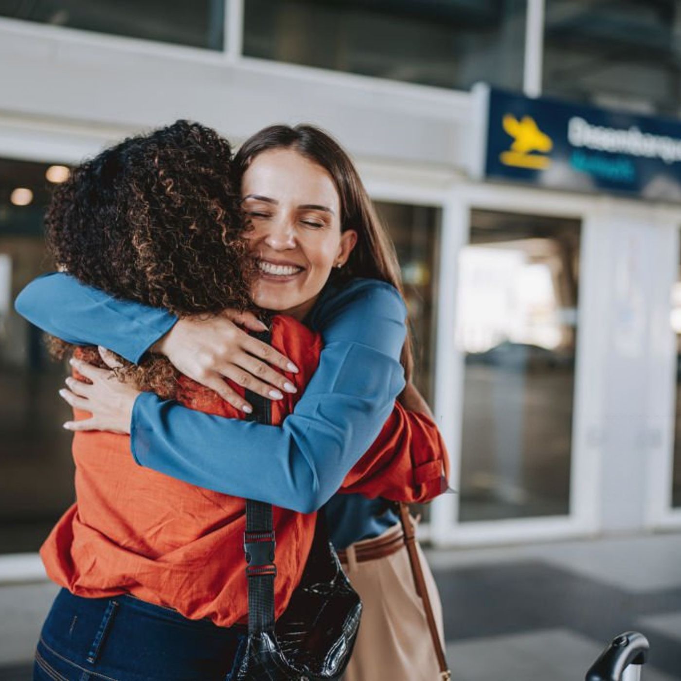 Amici sì, ma lontani Amici sì, ma lontani