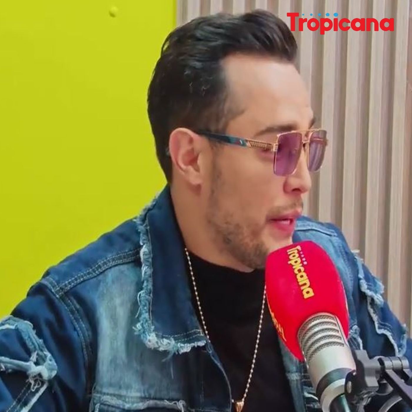 Alexis Escobar revela como paso de vender empanadas a cantar por Europa episode artwork