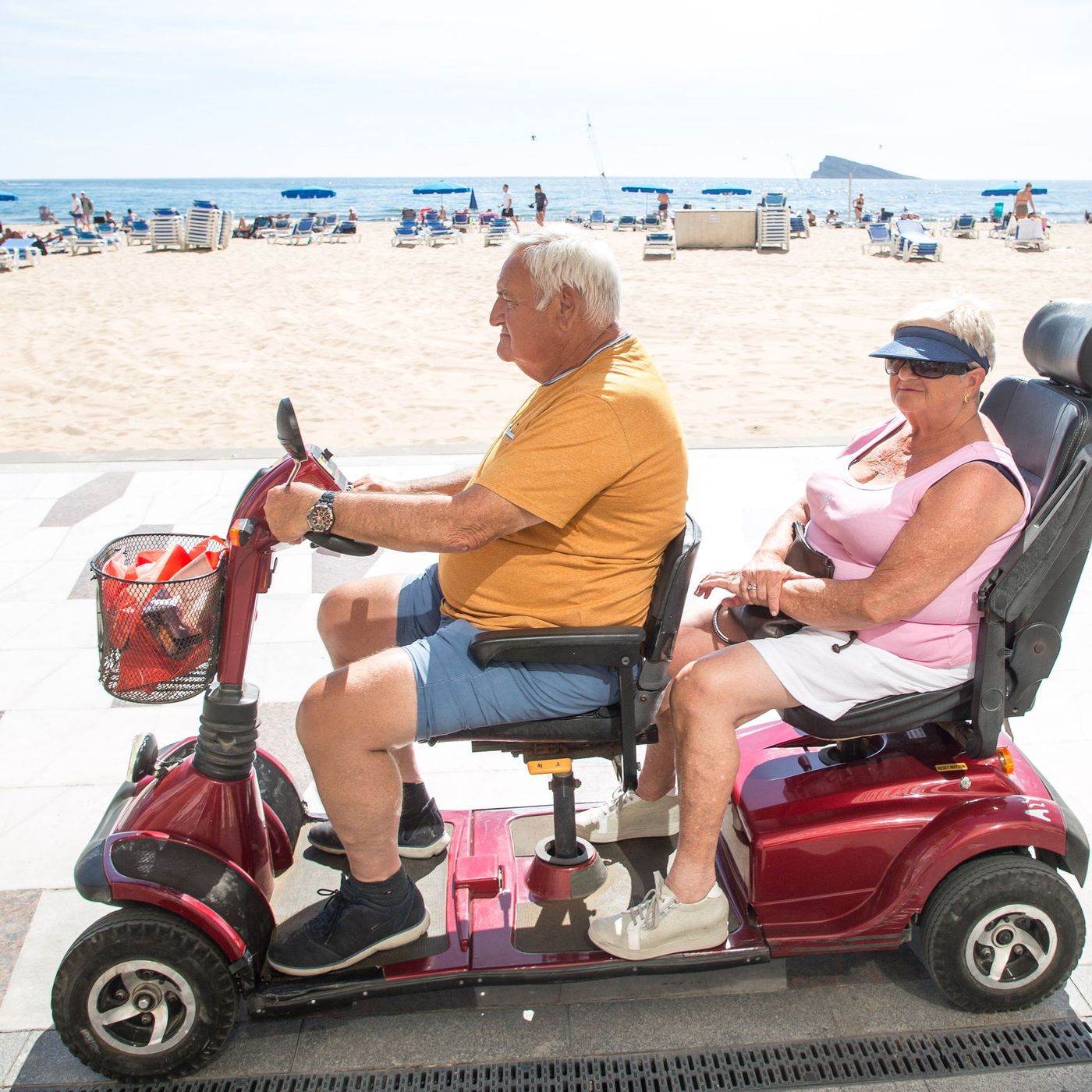 Prensa Económica: Llega el día D de las pensiones: las jubilaciones masivas del baby boom ponen en jaque al sistema