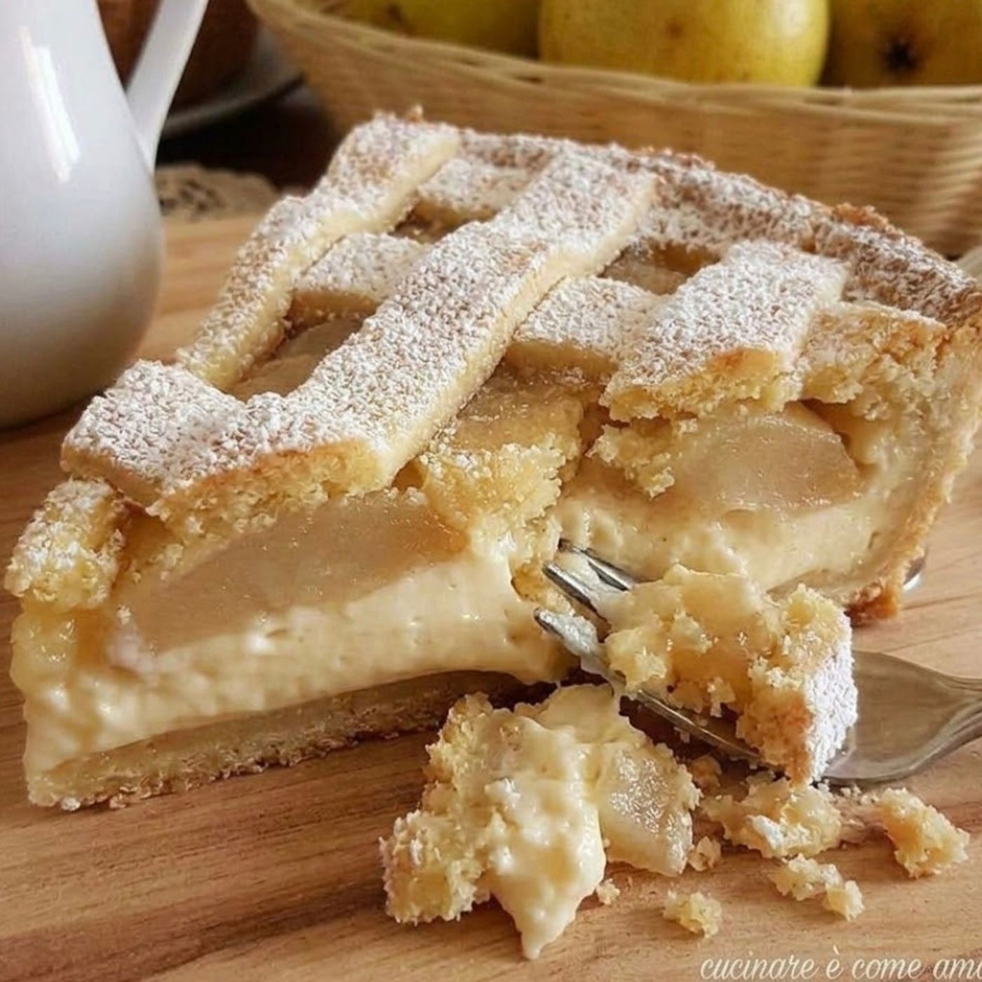 Crostata Ottobre con ricotta e pere: dolce ricetta facile ripieno cremoso