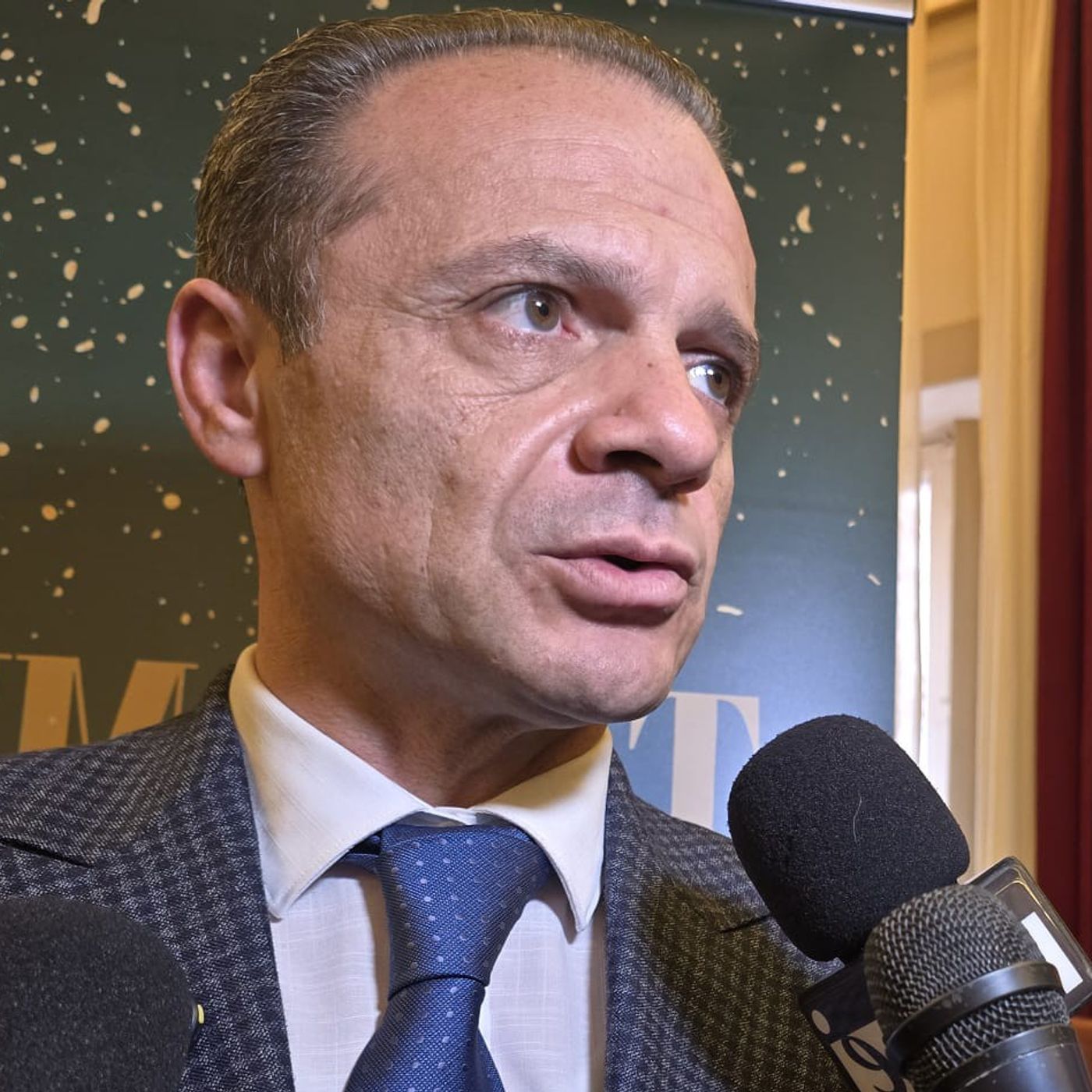 INTERVISTA Regione, verso la mozione di sfiducia. De Luca: “La voteremo. Ma il vero obiettivo è incidere sulla legge di stabilità” episode artwork