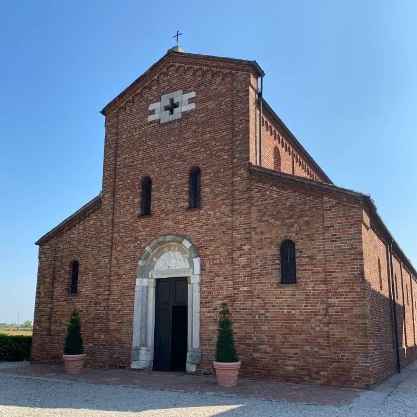 Tour delle Pievi 2024, tappa alla Pieve di Santa Maria Annunciata di Comella: intervista a don Alessandro Lovati  -  6 giugno 2024 episode artwork