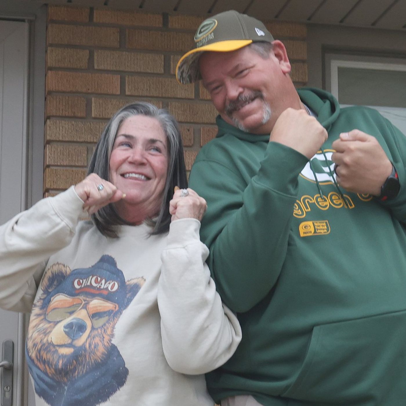 Wild card: Married Bears, Packers fans in the Illinois Valley prepare for Saturday’s playoff game