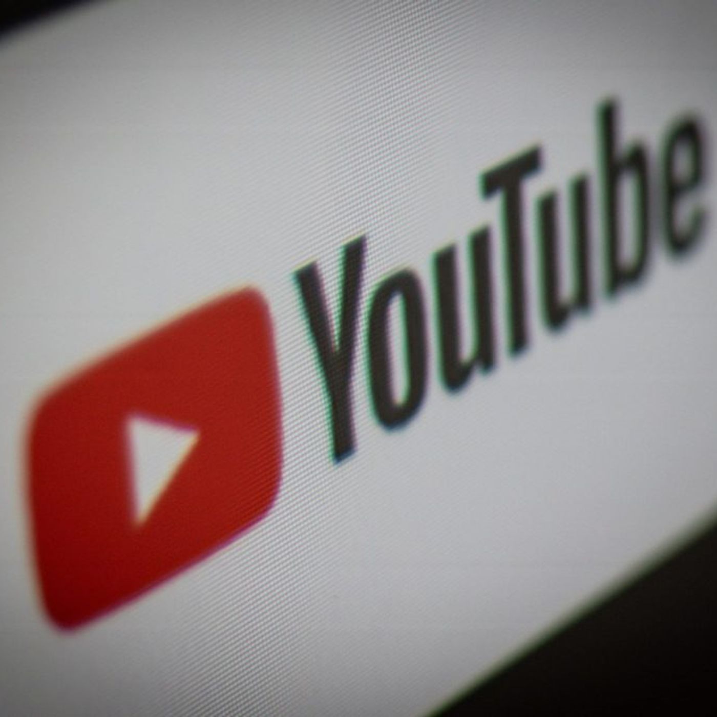 YouTube AI Lawsuit, Lionel Richie Trademark, Diddy Case Ruling & More Top Music Law News episode artwork