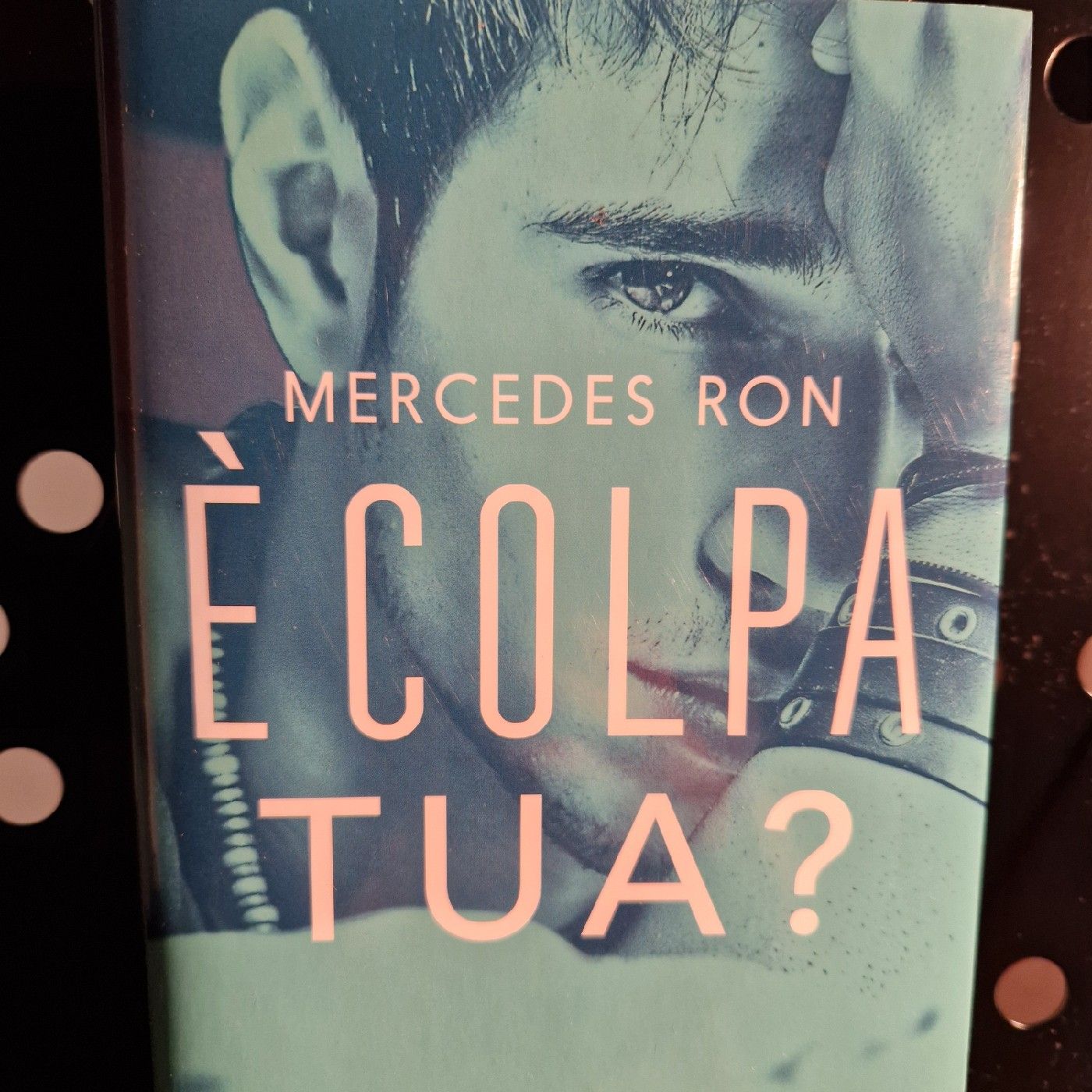 È colpa tua? - Mercedes Ron podcast artwork