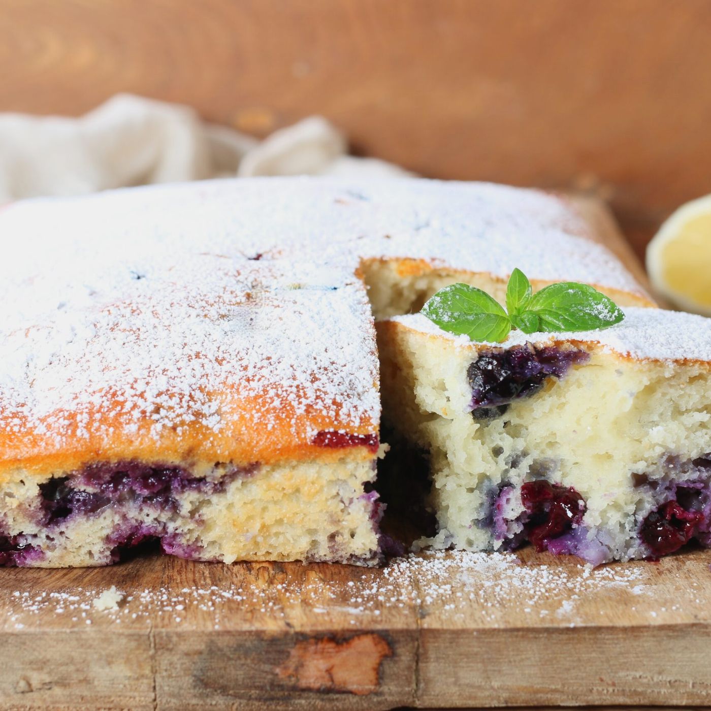 Torta con yogurt e mirtilli: la ricetta soffice per una colazione leggera episode artwork