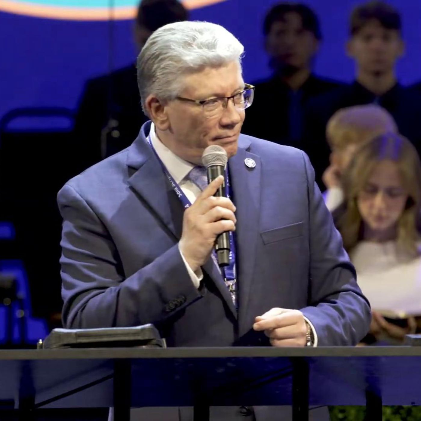 Mijlocul cărărilor neprihănirii - Cristian Ionescu Mijlocul cărărilor neprihănirii - Cristian Ionescu