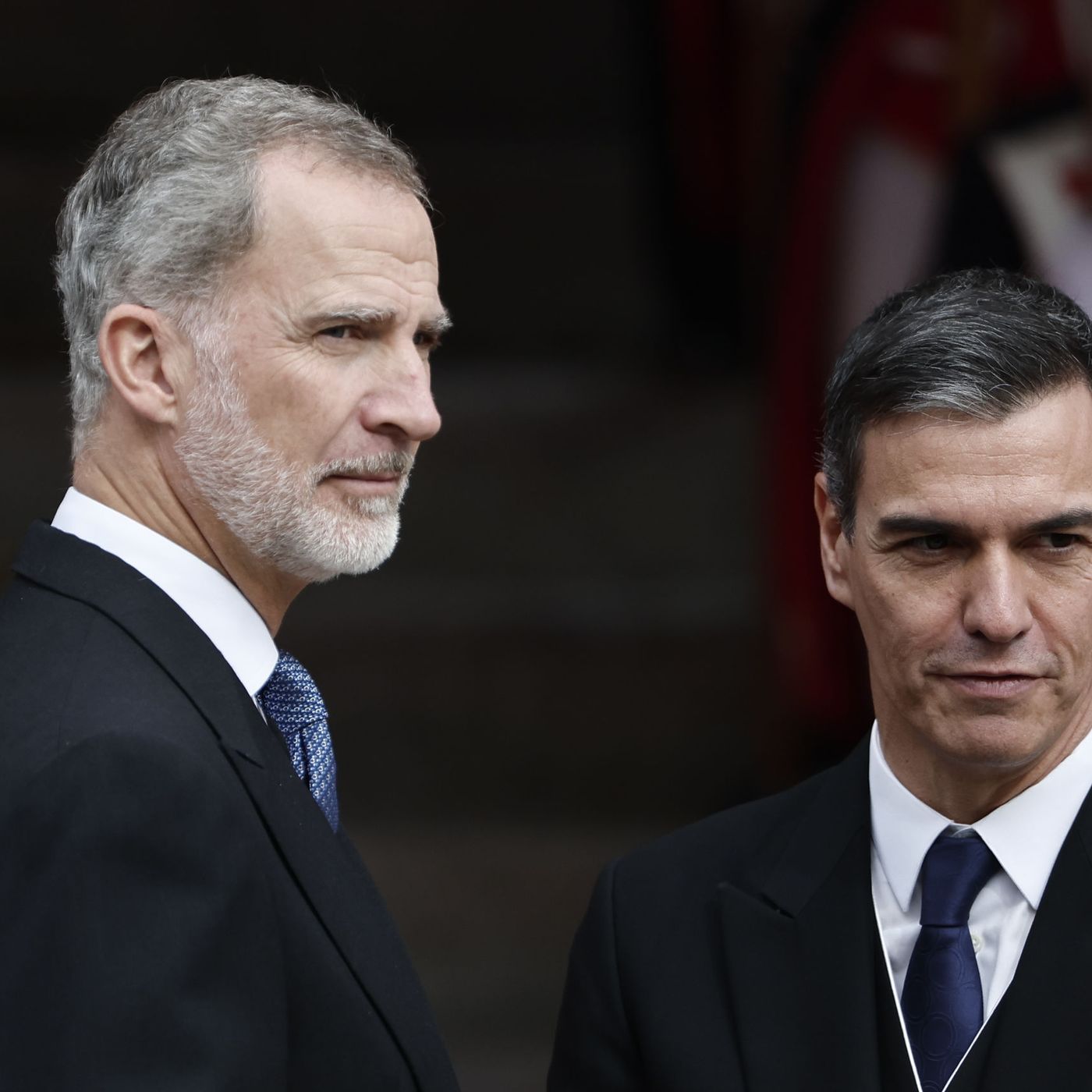 La República de los Tonnntos: Todos los desmanes de Sánchez al Rey