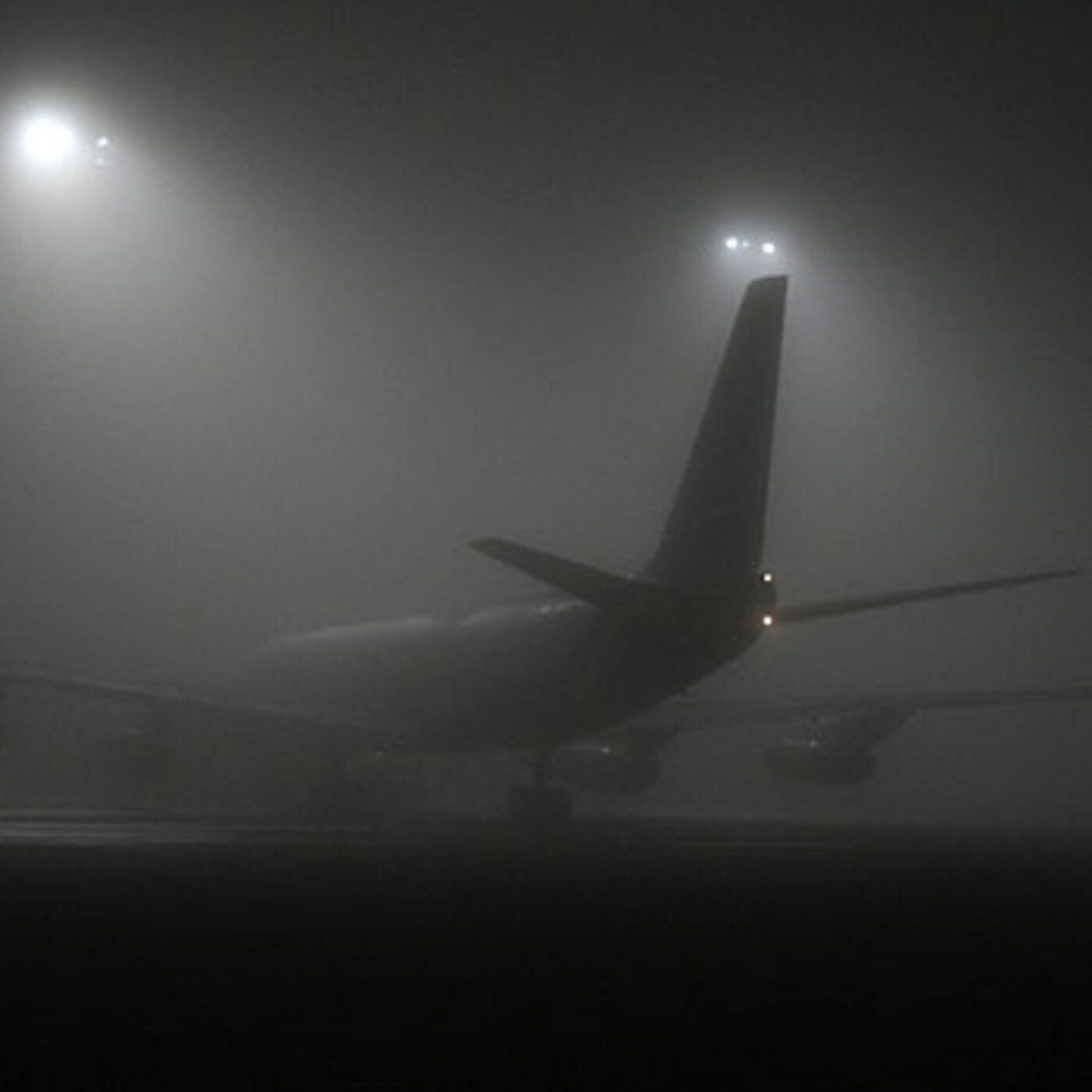 Al filo de lo real nº.223: Fantasmas en el vuelo Manchester-Barcelona, la magia del agua, sirenas, viaje en el tiempo episode artwork