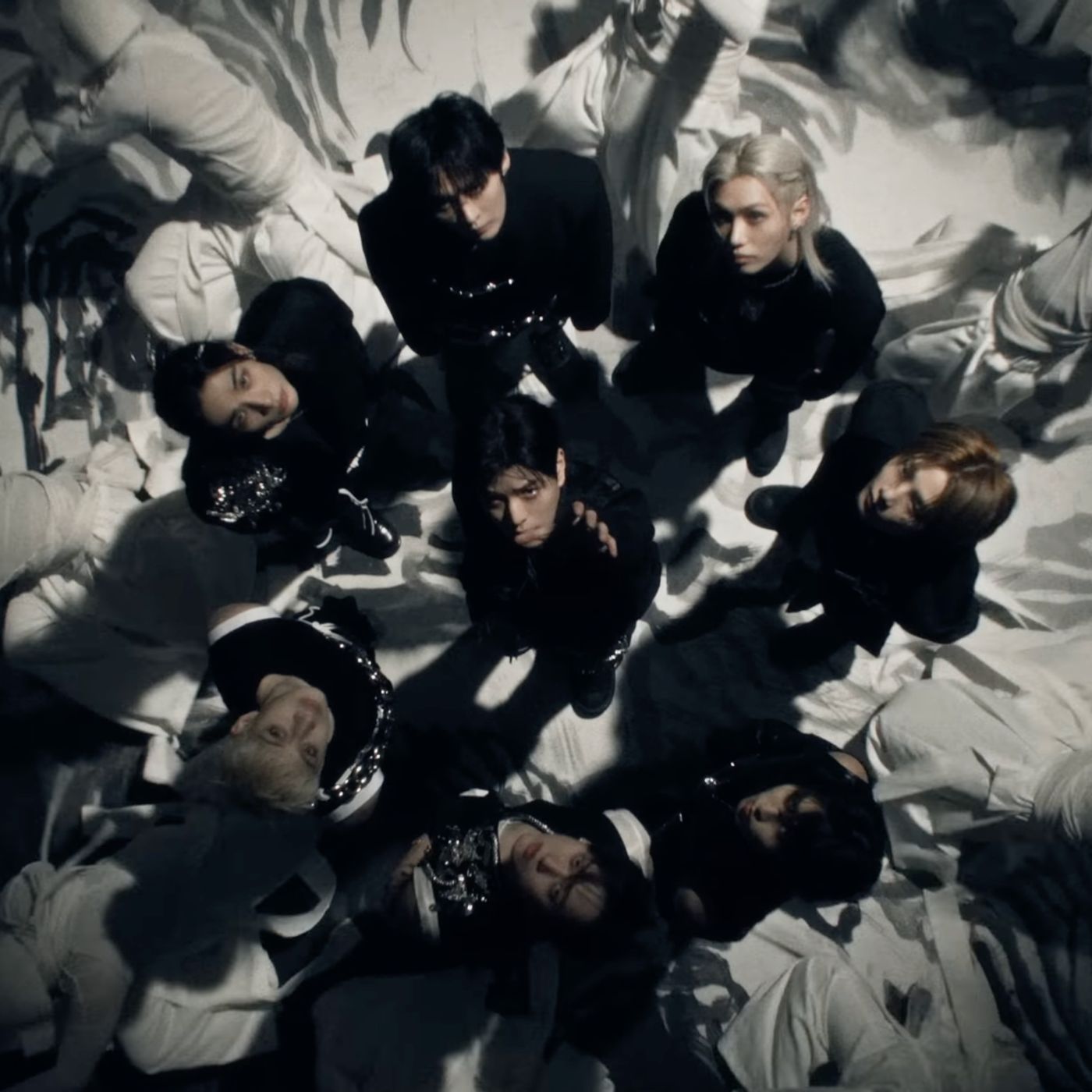 Watch: Stray Kids Announces Comeback Date And World Tour With MV Teaser For Pre-Release Single “RUN IT” | Soompi episode artwork
