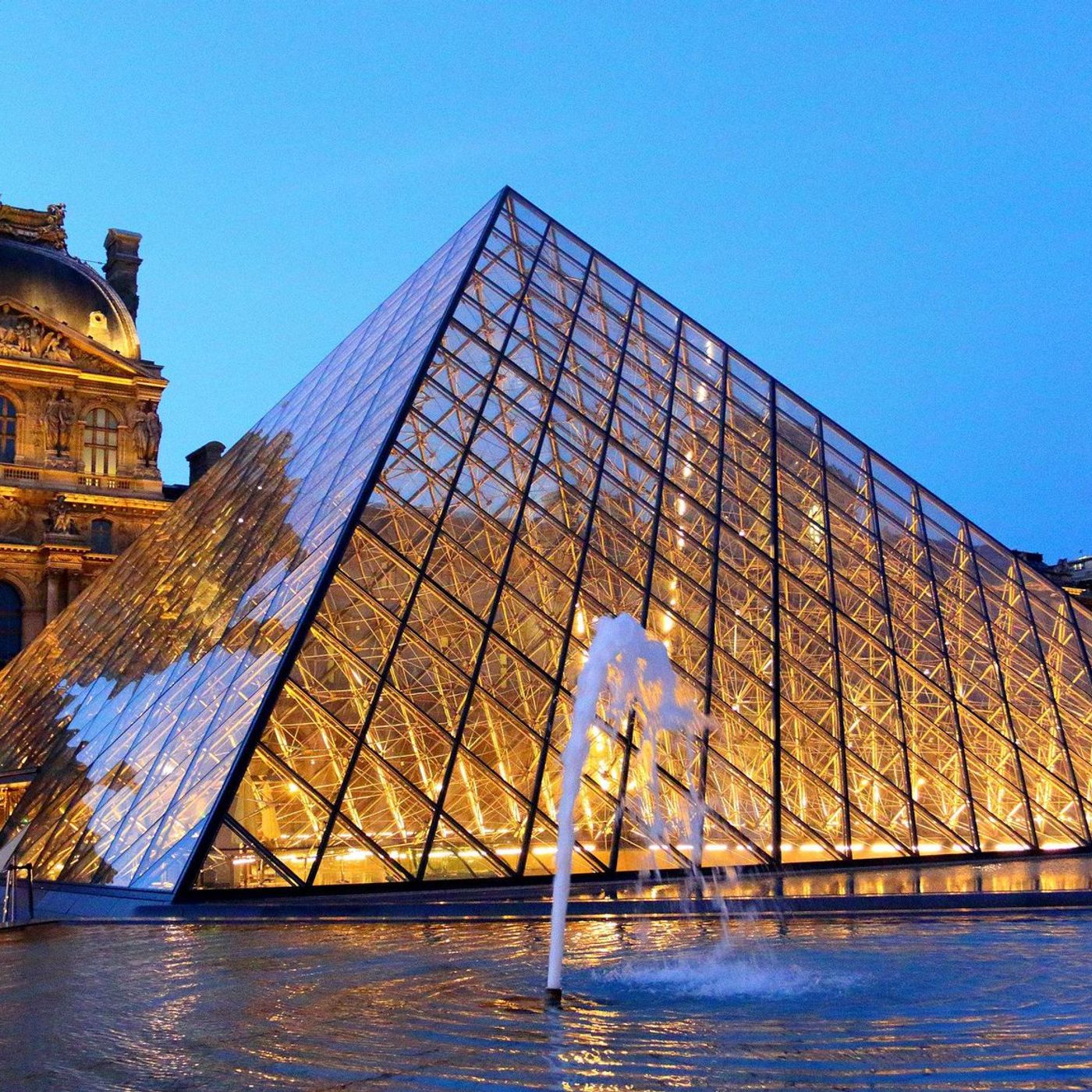 Las noticias de Herrero: Roban nueve joyas de la colección de Napoleón en el Louvre