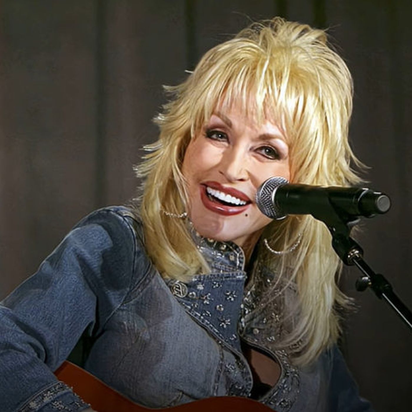 Addio a Dolly Parton, icona della musica country americana episode artwork