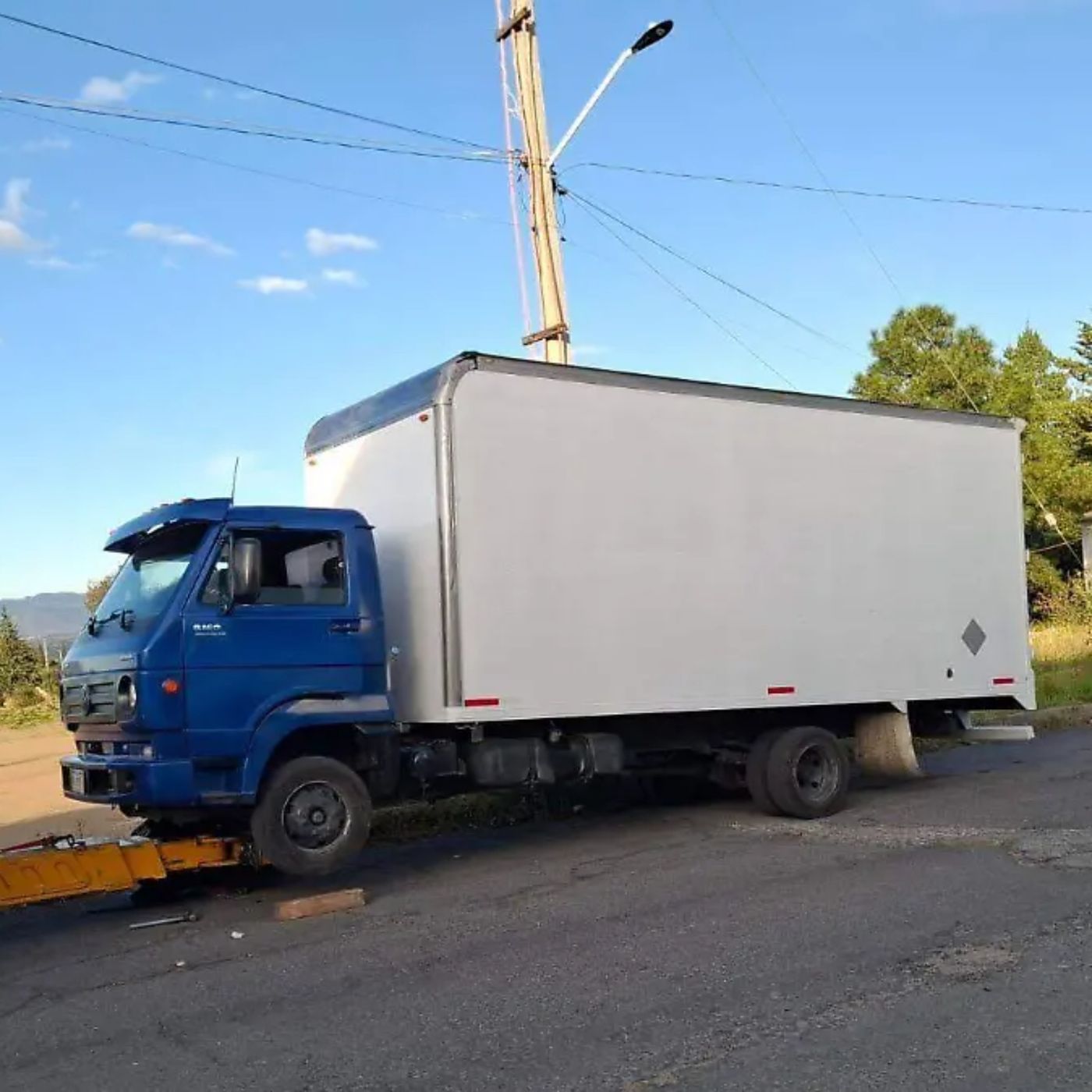 RECUPERAN VEHÍCULOS Y DETIENEN A CINCO PERSONAS EN OPERATIVO DE SEGURIDAD EN HUAMANTLA 🚓🚨🛻