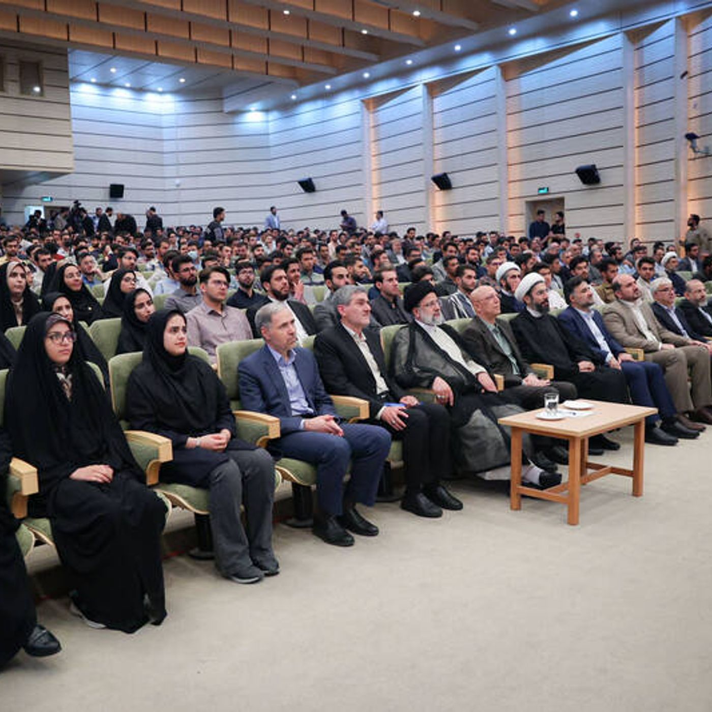 گفتگوی سیاسی هفته -آخوند رئیسی و عوامل و سرکردگان رژیم به دانشگاهها رفتند حرفشان چه بود؟ صلاح عبدالله نژاد  ۱۴۰۲۰۹۲۰