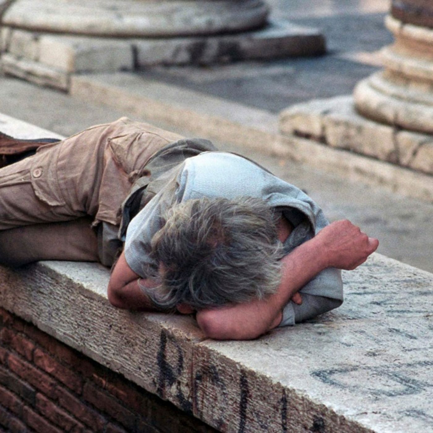 #847 Il rapporto Caritas sulla povertà a Roma: "La città di cristallo" e altre storie episode artwork