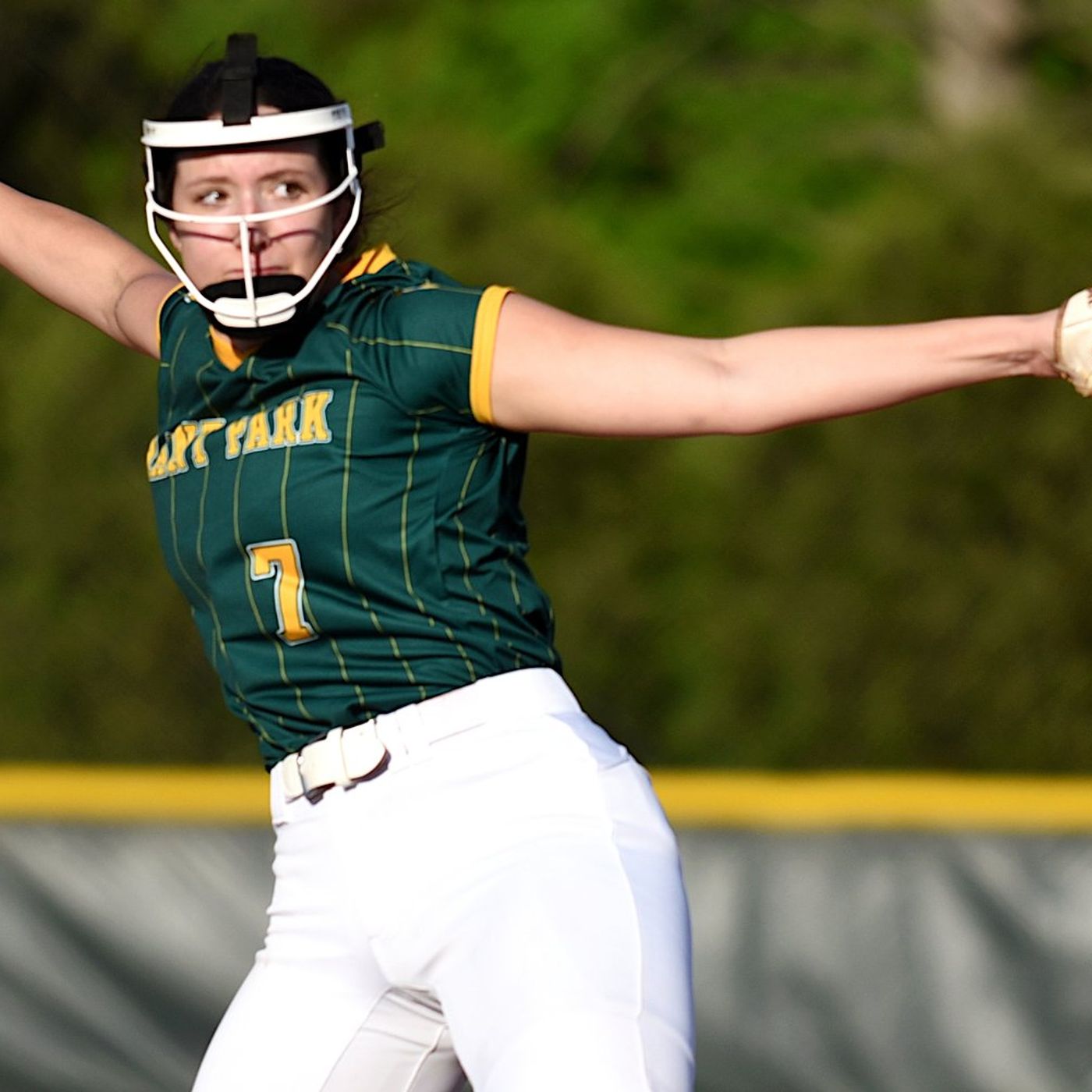 Cheyenne Hayes stays locked in at the plate, in the circle to lead Grant Park over Watseka episode artwork