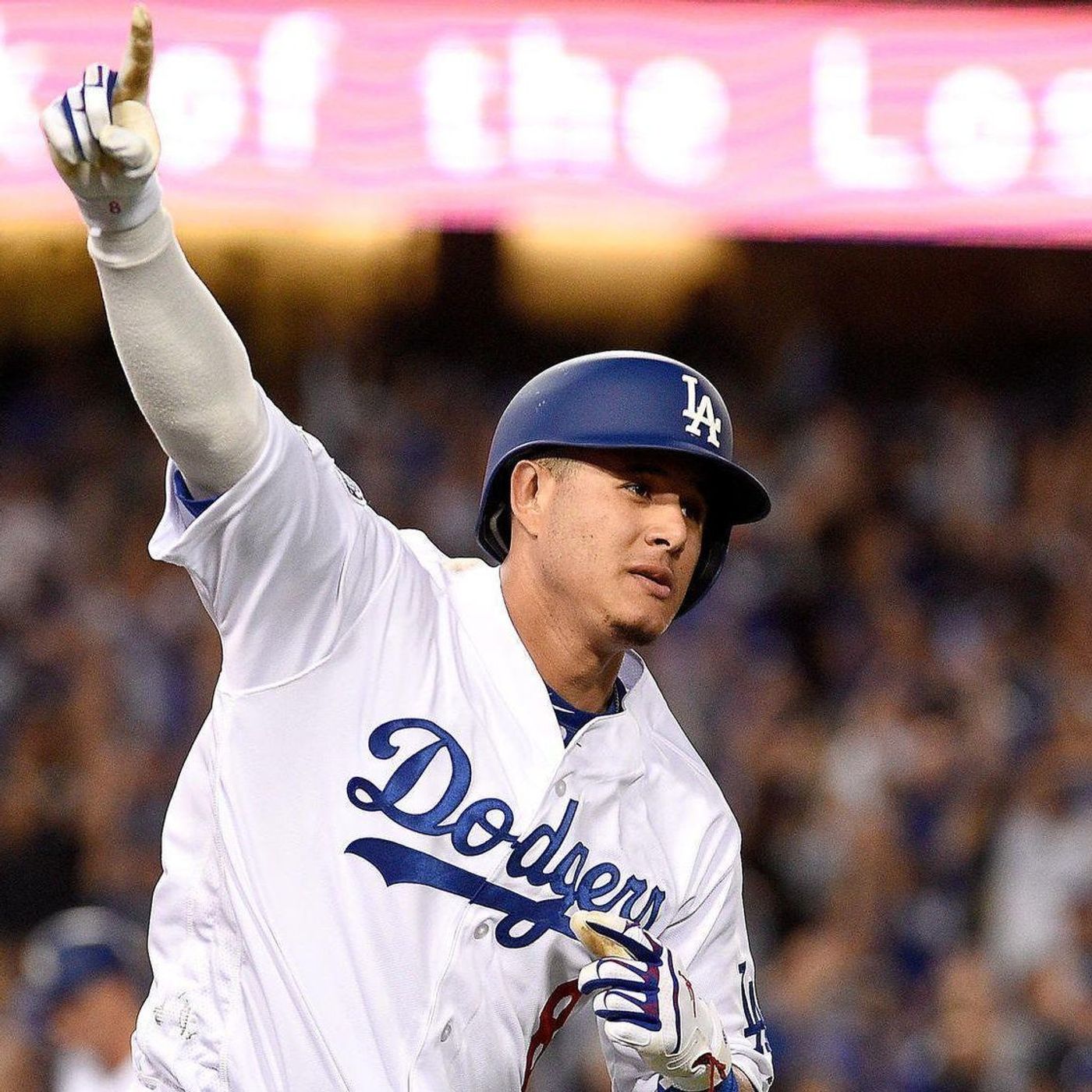 Manny Machado signs with Padres for $300M episode artwork