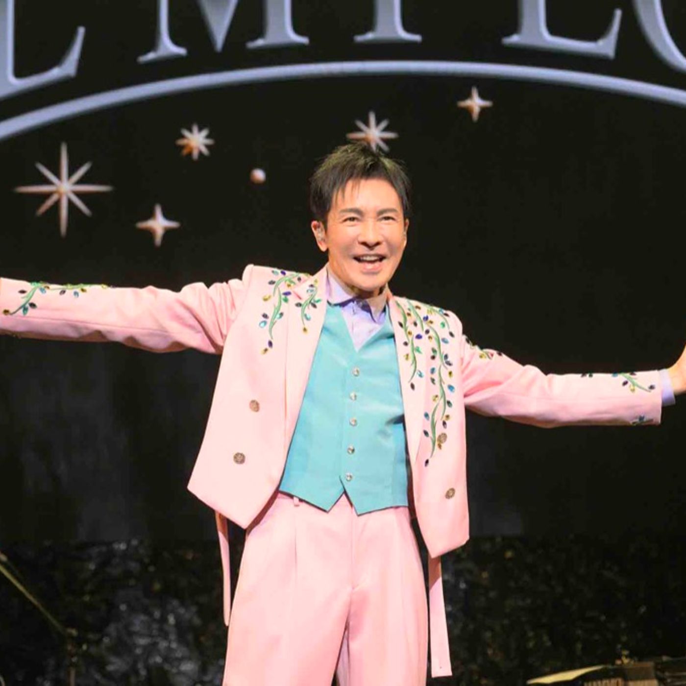 郷ひろみ、FC限定公演から全国ツアー開幕。ニューシングル「I’m Neo G」＆武道館全70曲ライブCDリリース決定 episode artwork