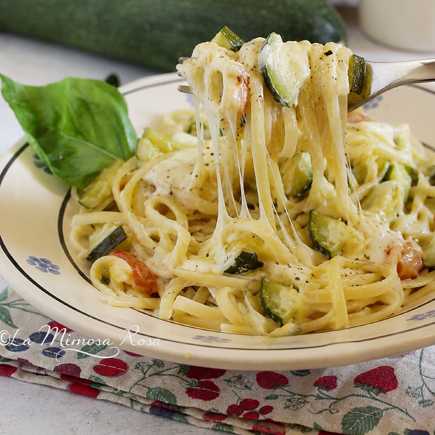 Linguine con zucchine e scamorza affumicata pronte in 15 minuti episode artwork