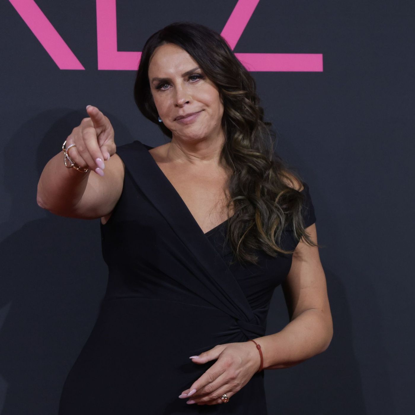 Es Cine: Cancelación de Karla Sofía, Angelina Jolie como la Callas y números musicales, alguno vergonzoso, de los Goya