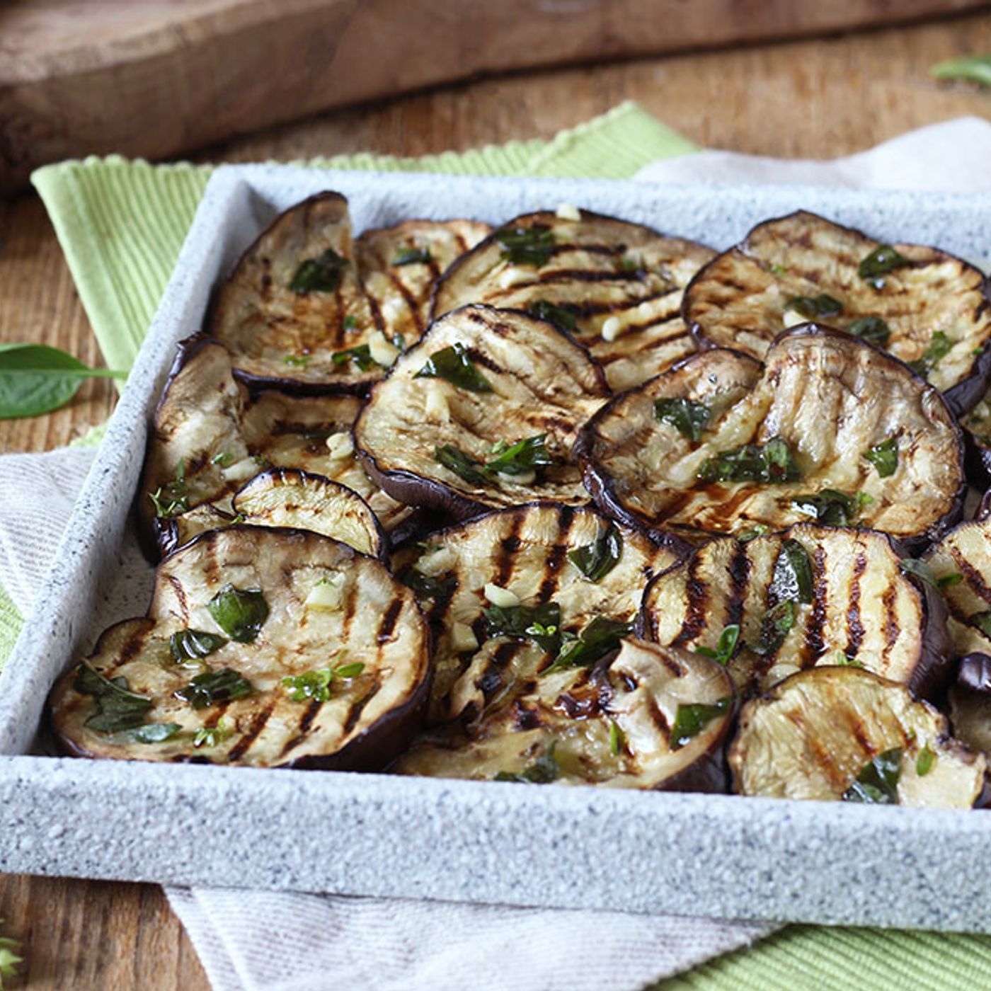 Melanzane grigliate all'aceto balsamico, ricetta contorno episode artwork