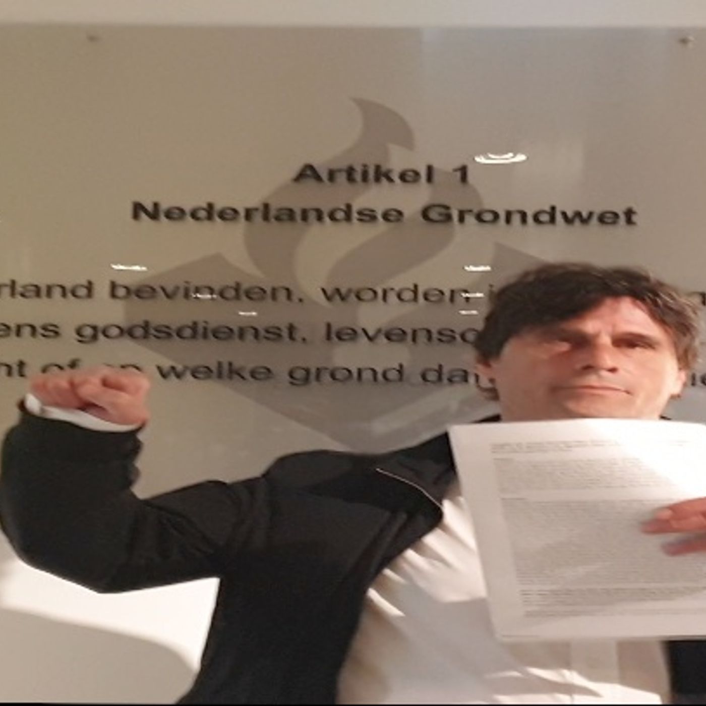 Steve Brown doet aangifte tegen AIVD Informant Bas van Hout , Peter R. de Vries en bepaalde corrupte media. (1)