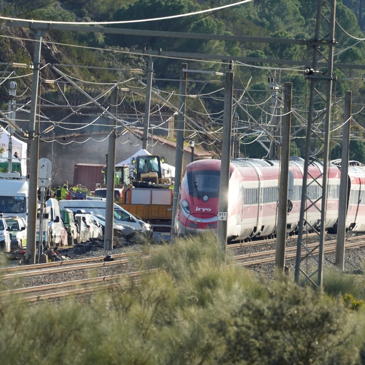Tertulia: El trágico accidente ferroviario de Ademuz, las posibles causas de la tragedia y las cuestiones en torno al ministerio de Transpor episode artwork