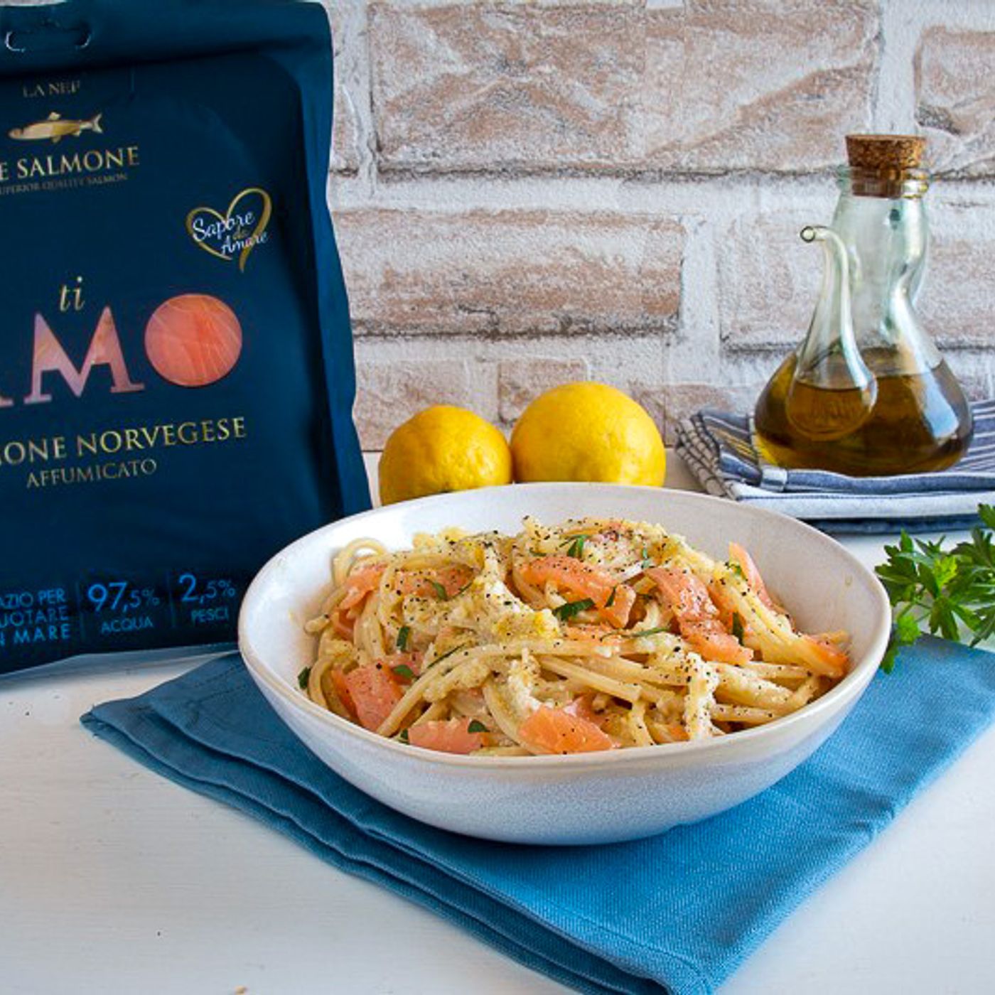 Pasta al pesto di limone e salmone