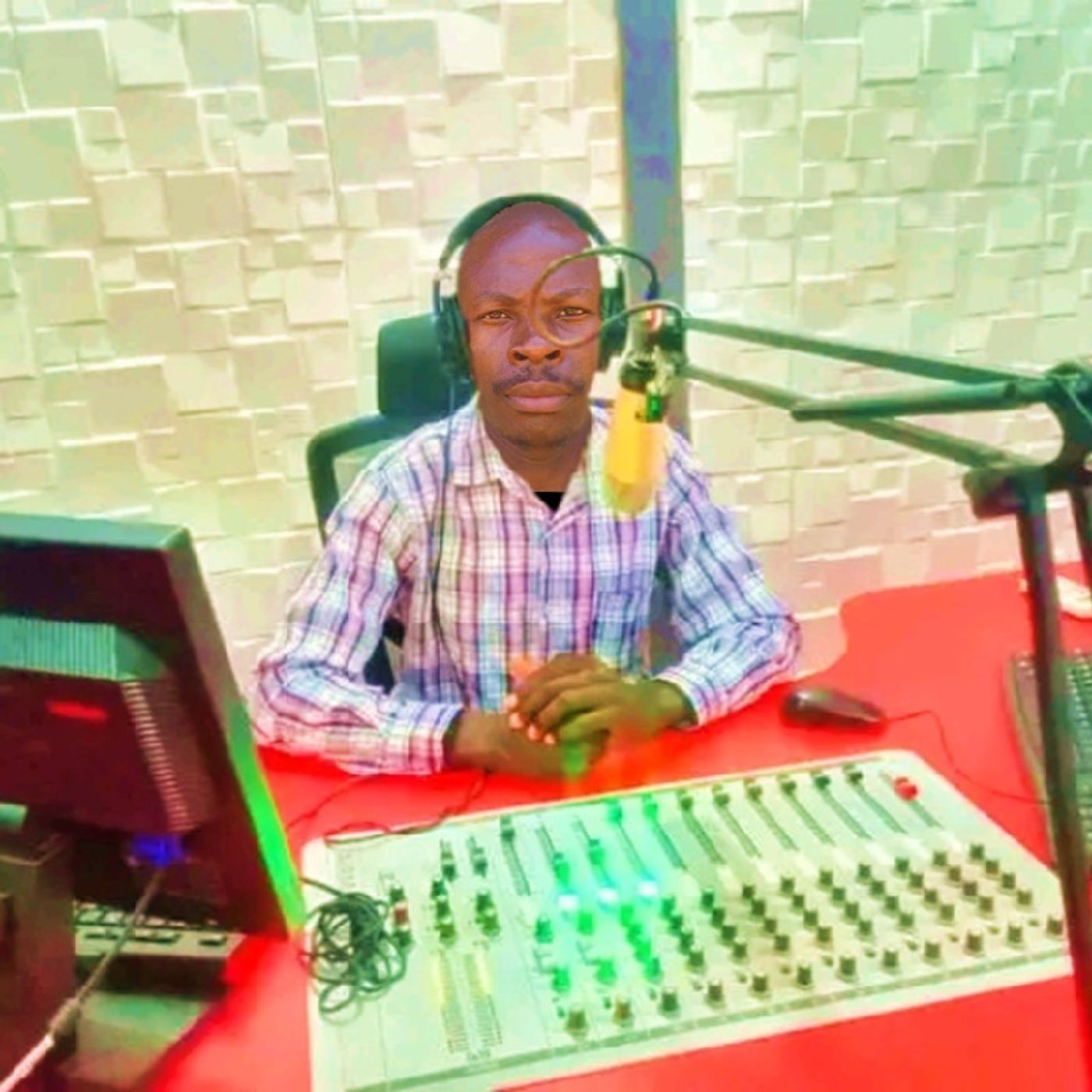 VOPS FM RADIO