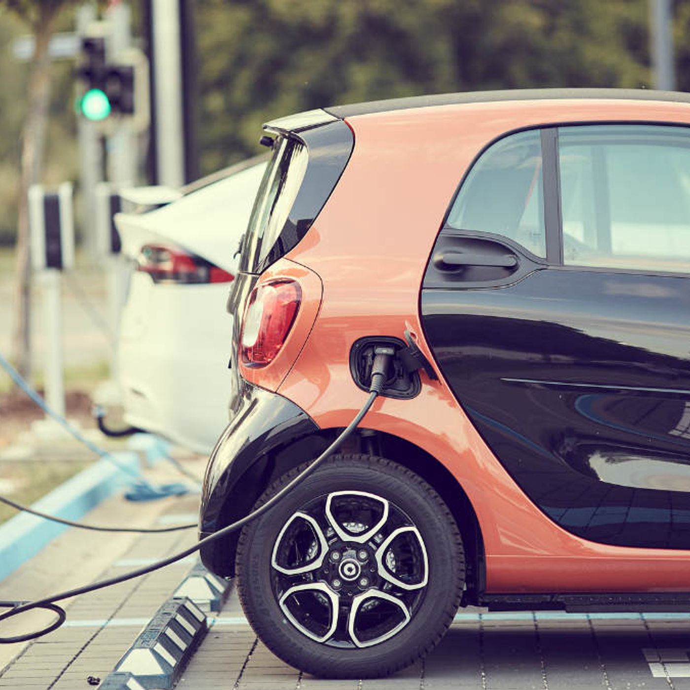 Transformando el Futuro: La Revolución de la Movilidad Eléctrica | RAFAEL FLORES
