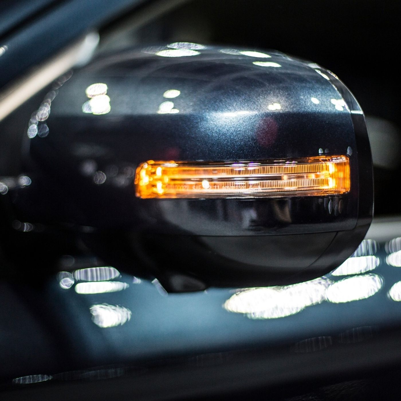 Kierunkowskazy. Dlaczego nie sygnalizujemy manewrów?