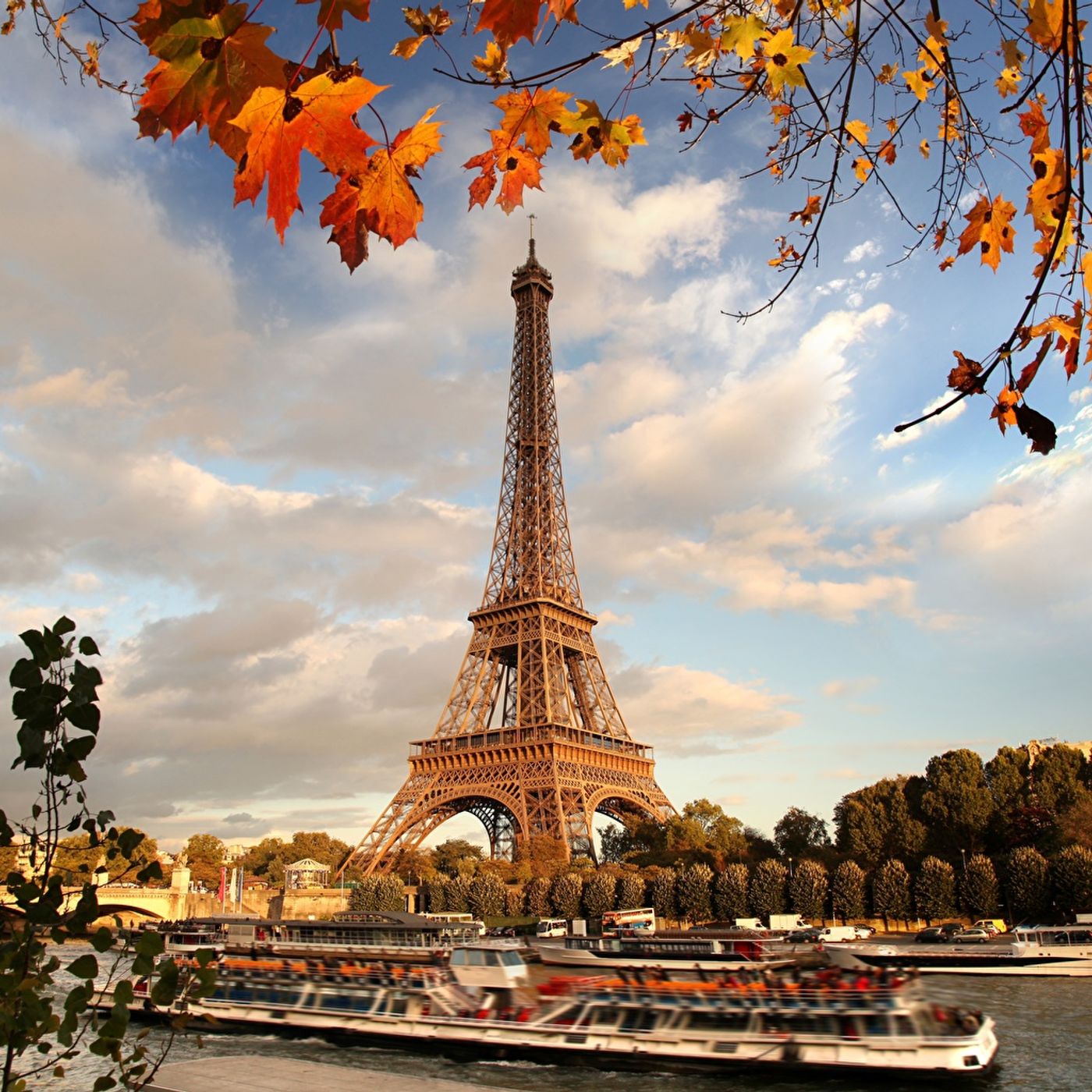 Charlotte Guide In Paris podcast podcast artwork