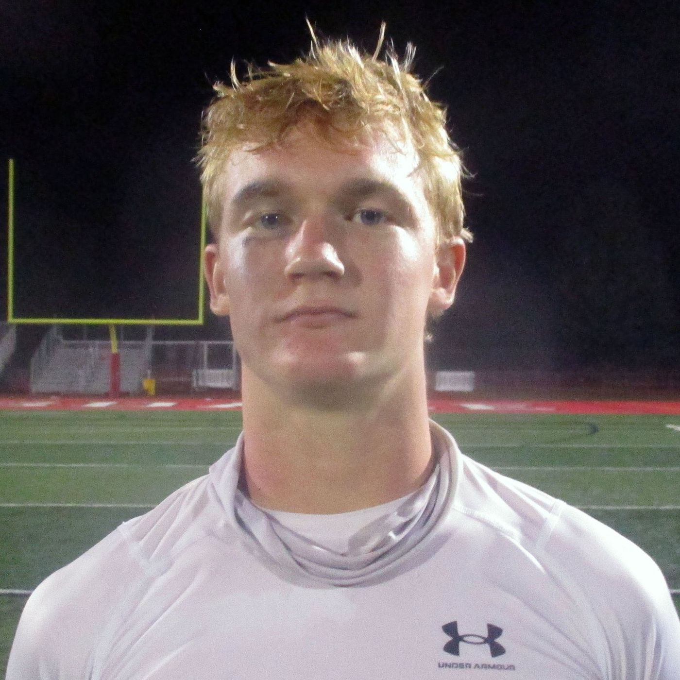 Brendan McCabe’s big night (2 TD runs, 2 TD throws) leads Lyons to win at Hinsdale Central episode artwork
