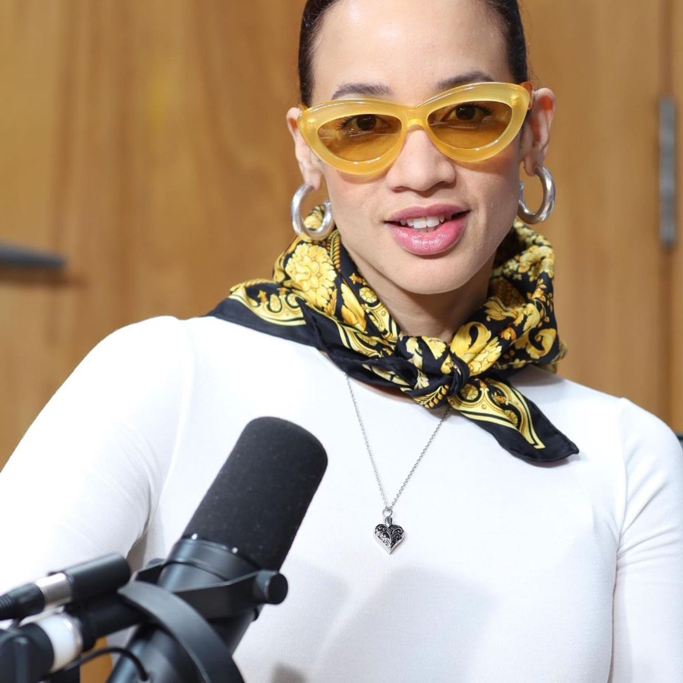 Enrique quailey y Manolo locos con Dasha Polanco!