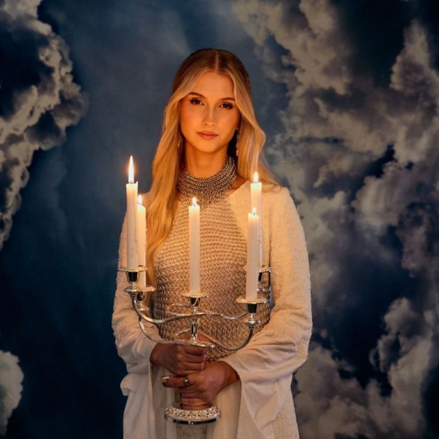 Alexandria Signs With Warner Music Australia, Warner Records: Exclusive