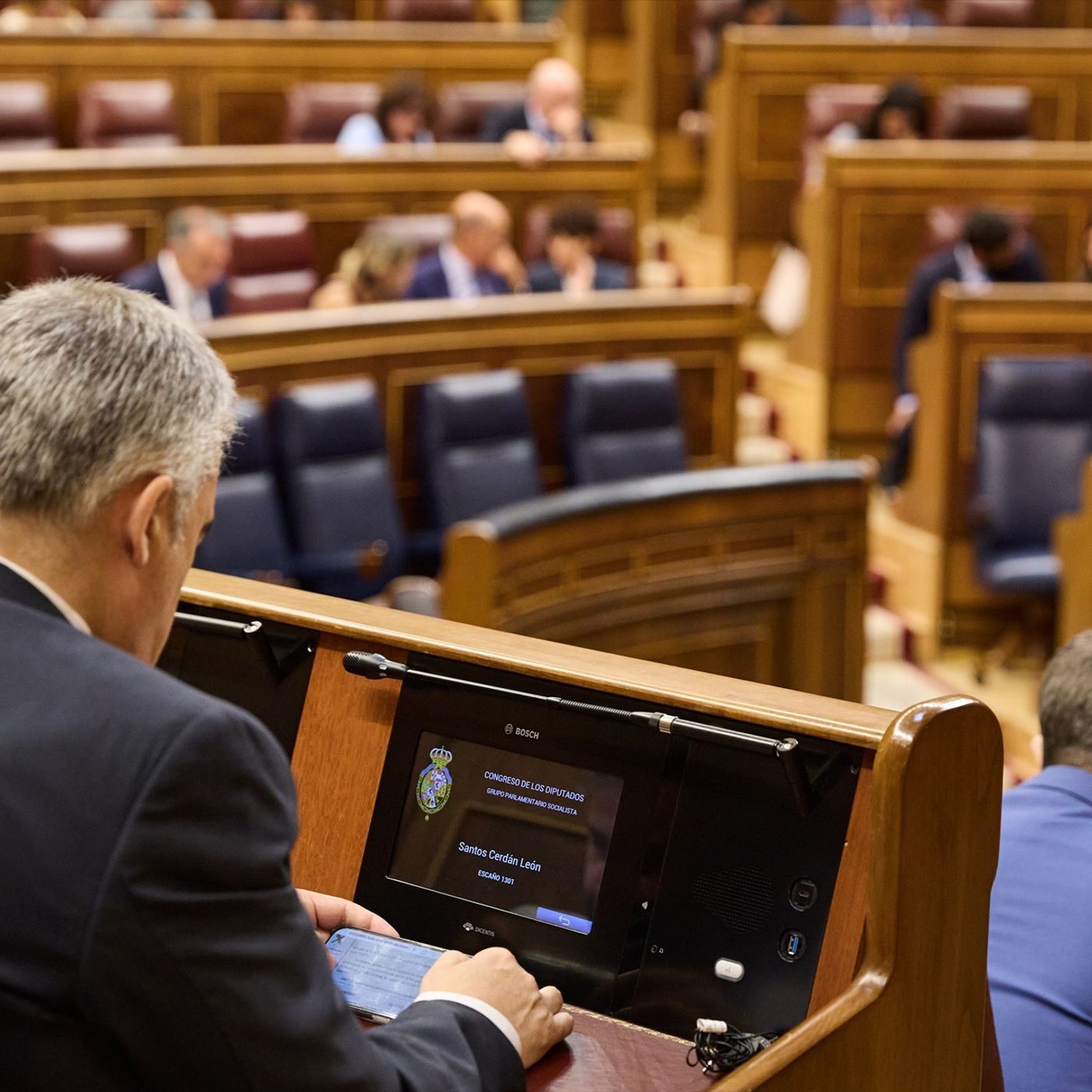 Noticias la Trinchera. Santos Cerdán dimite pero no entrega su acta de diputado
