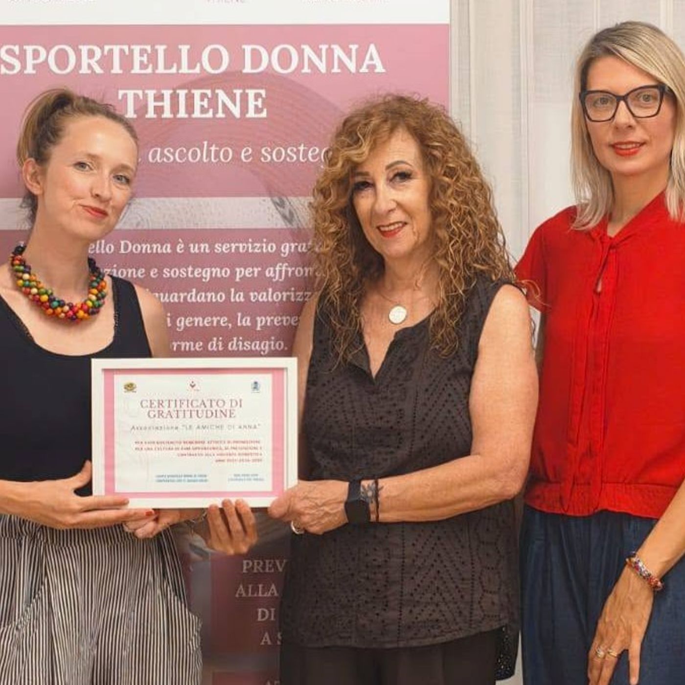 Lo Sportello Donna premia Le Amiche di Anna per la lotta alla violenza di genere episode artwork