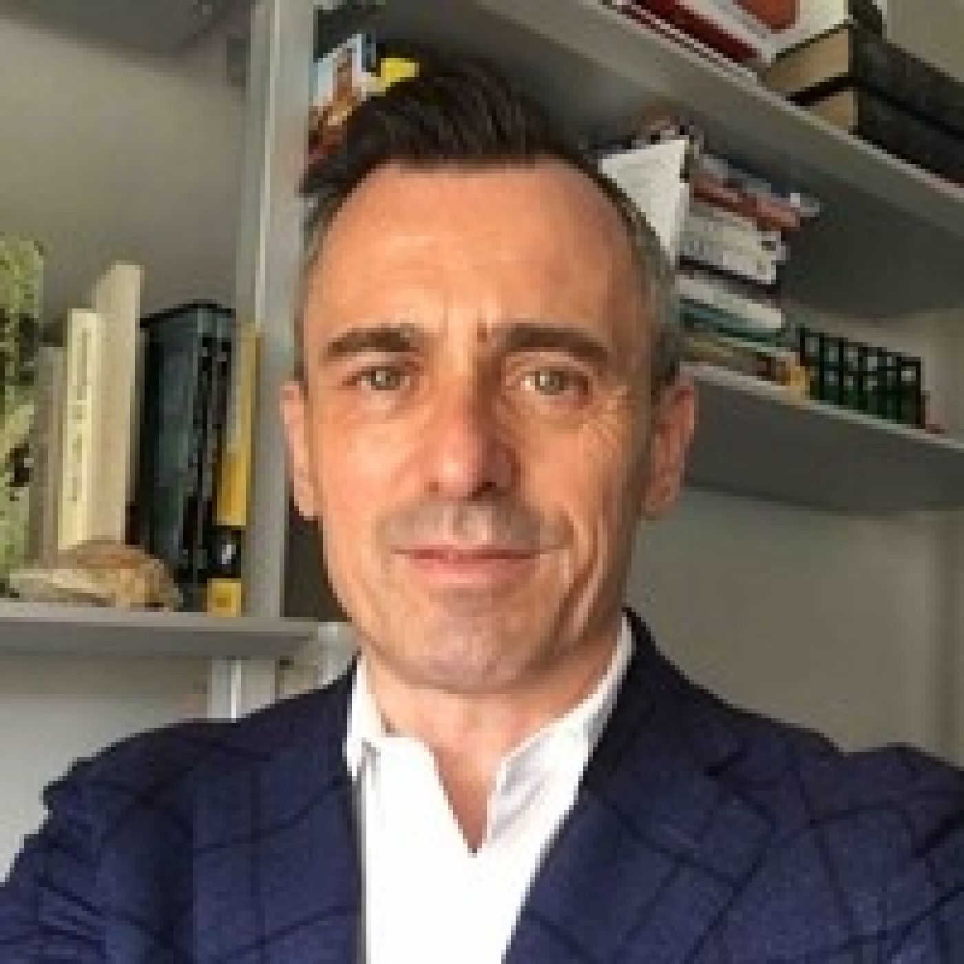 La Diez Capital Radio