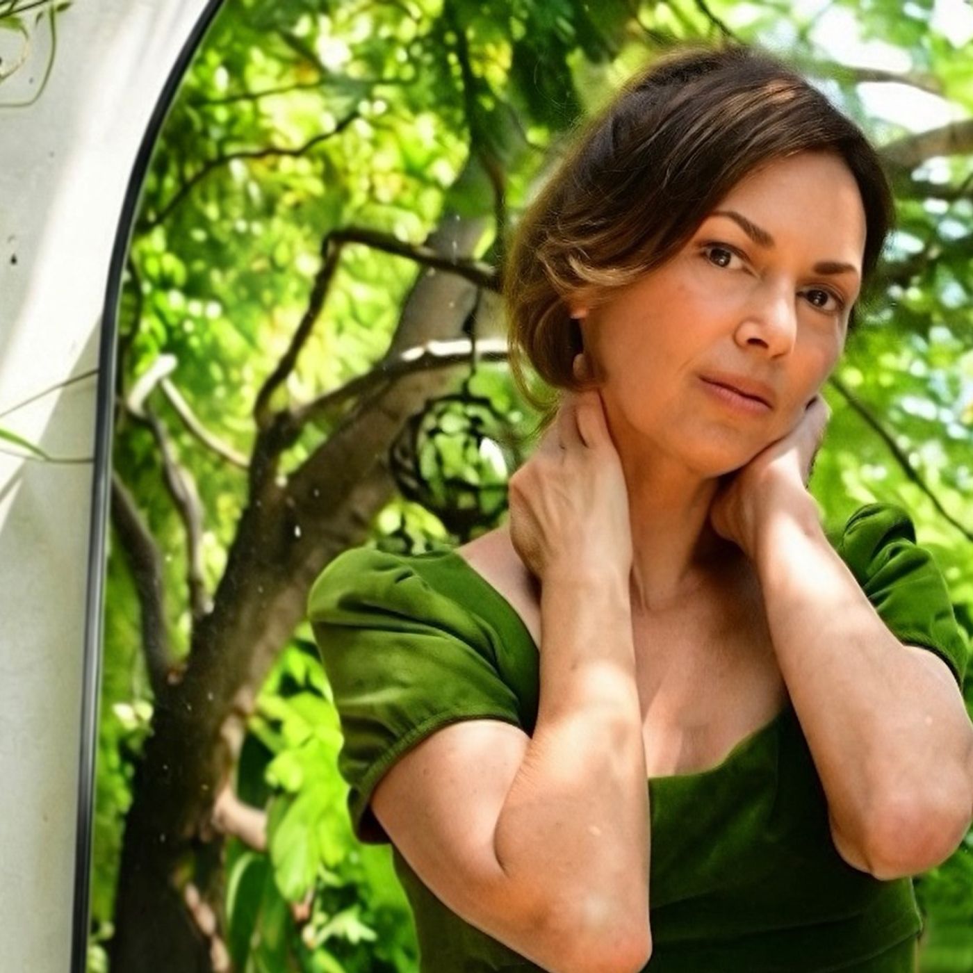 Susanna Hoffs Kept Notes on Her Rock Star Journey. She’s Ready to Tell the Story