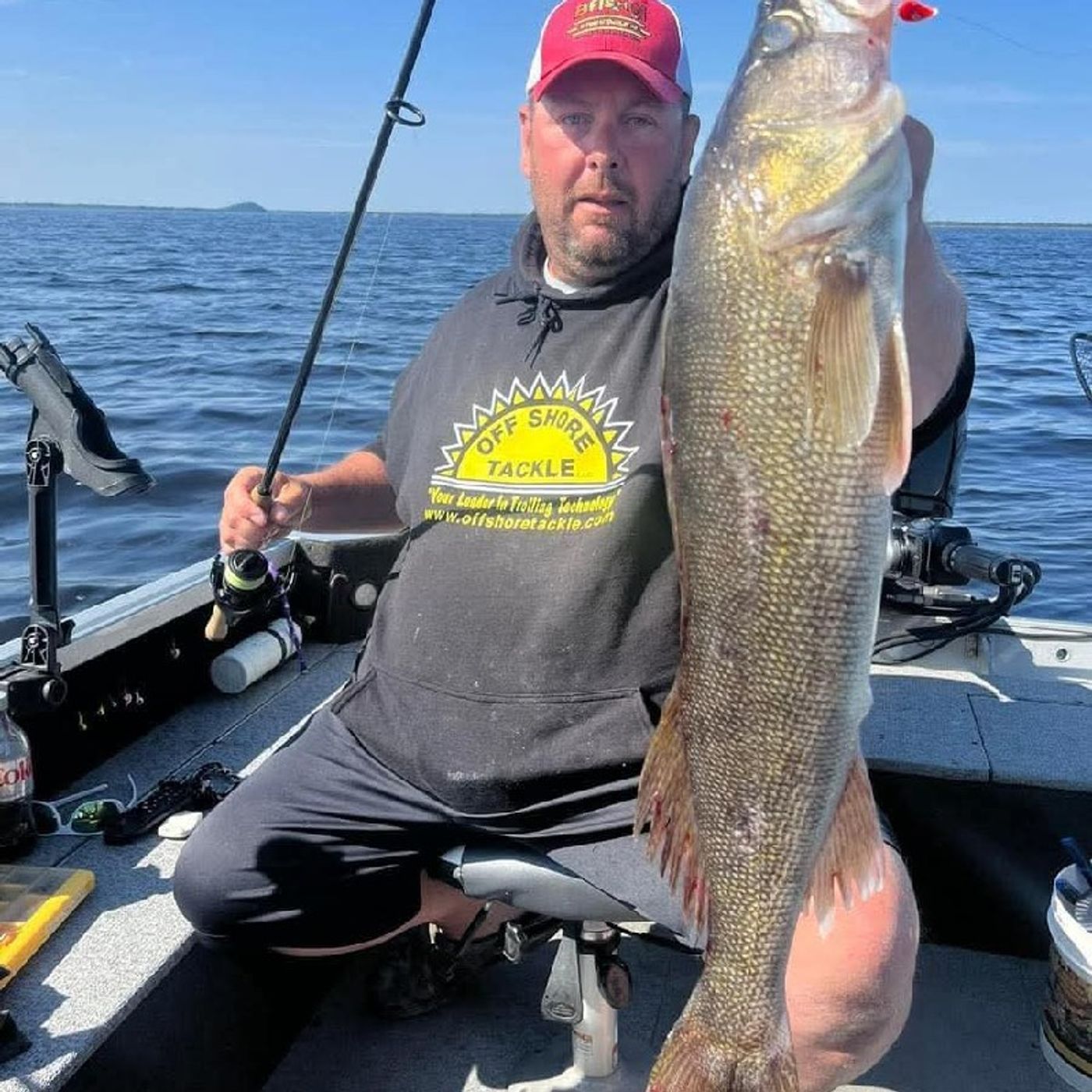 Ealy summer walleye tactics on Petenwell and Castle Rock. episode artwork