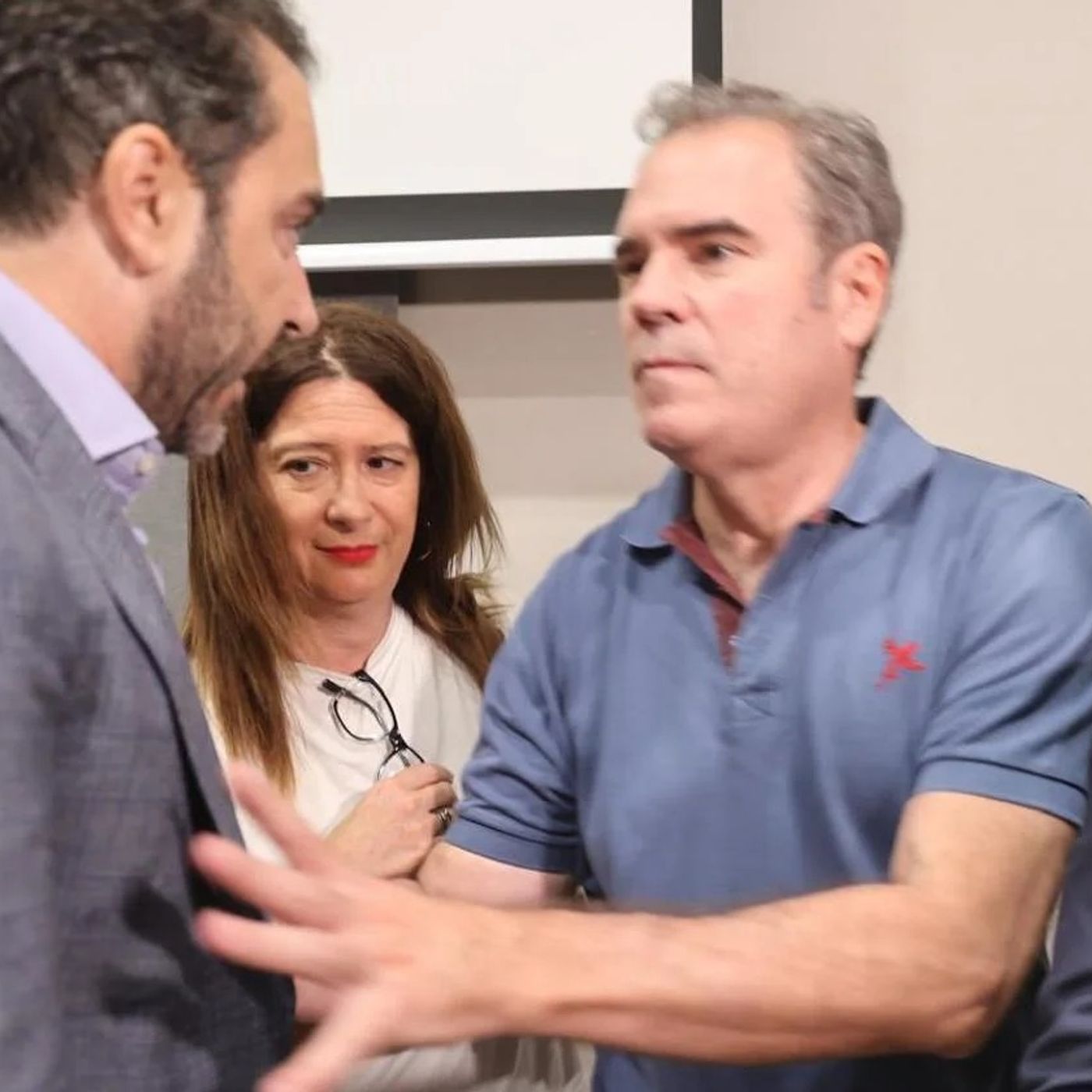 Tertulia de La Trinchera: El circo socialista y la fontanera Leire Díez