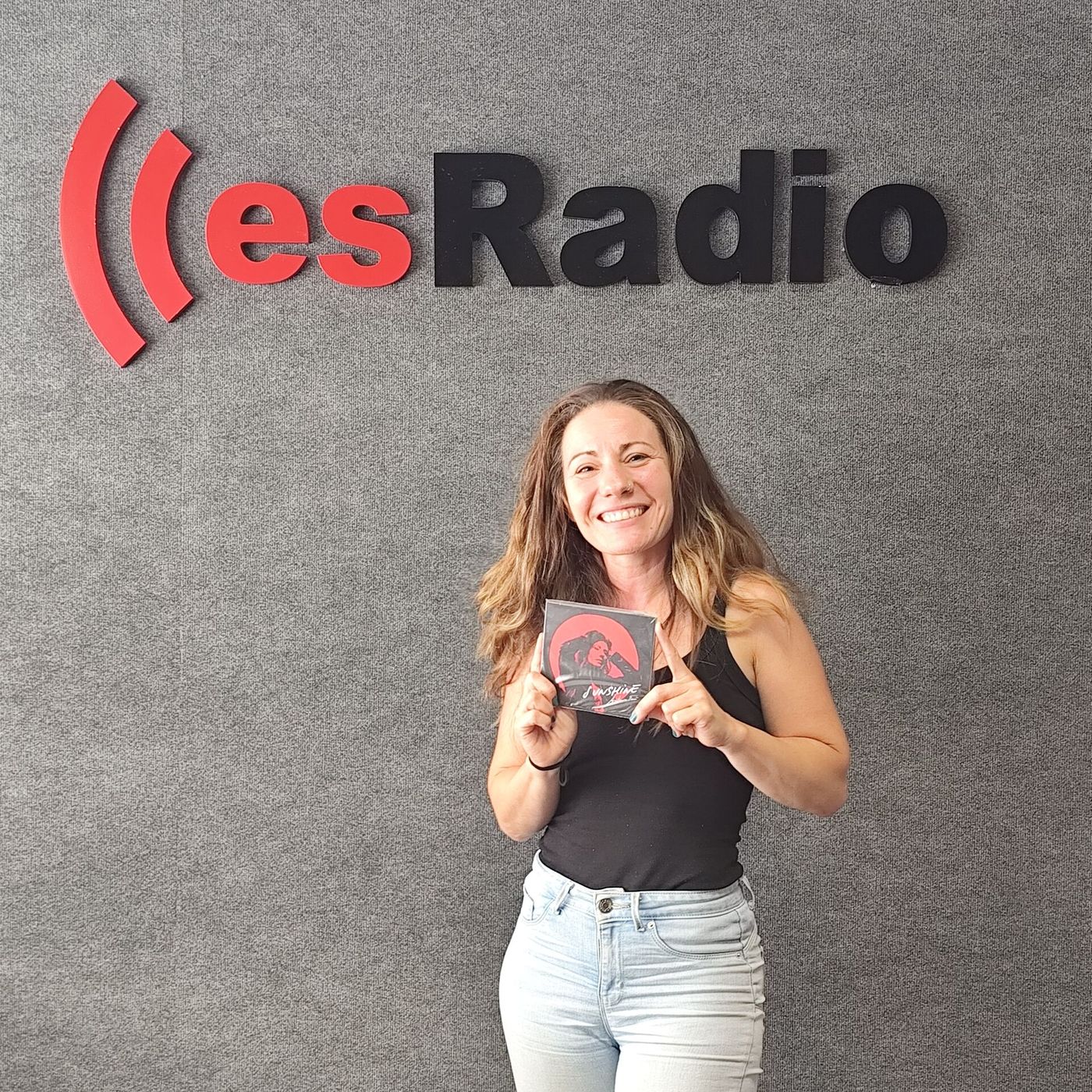 Antonia Ferrá nos presenta 'Sunshine', su disco debut episode artwork