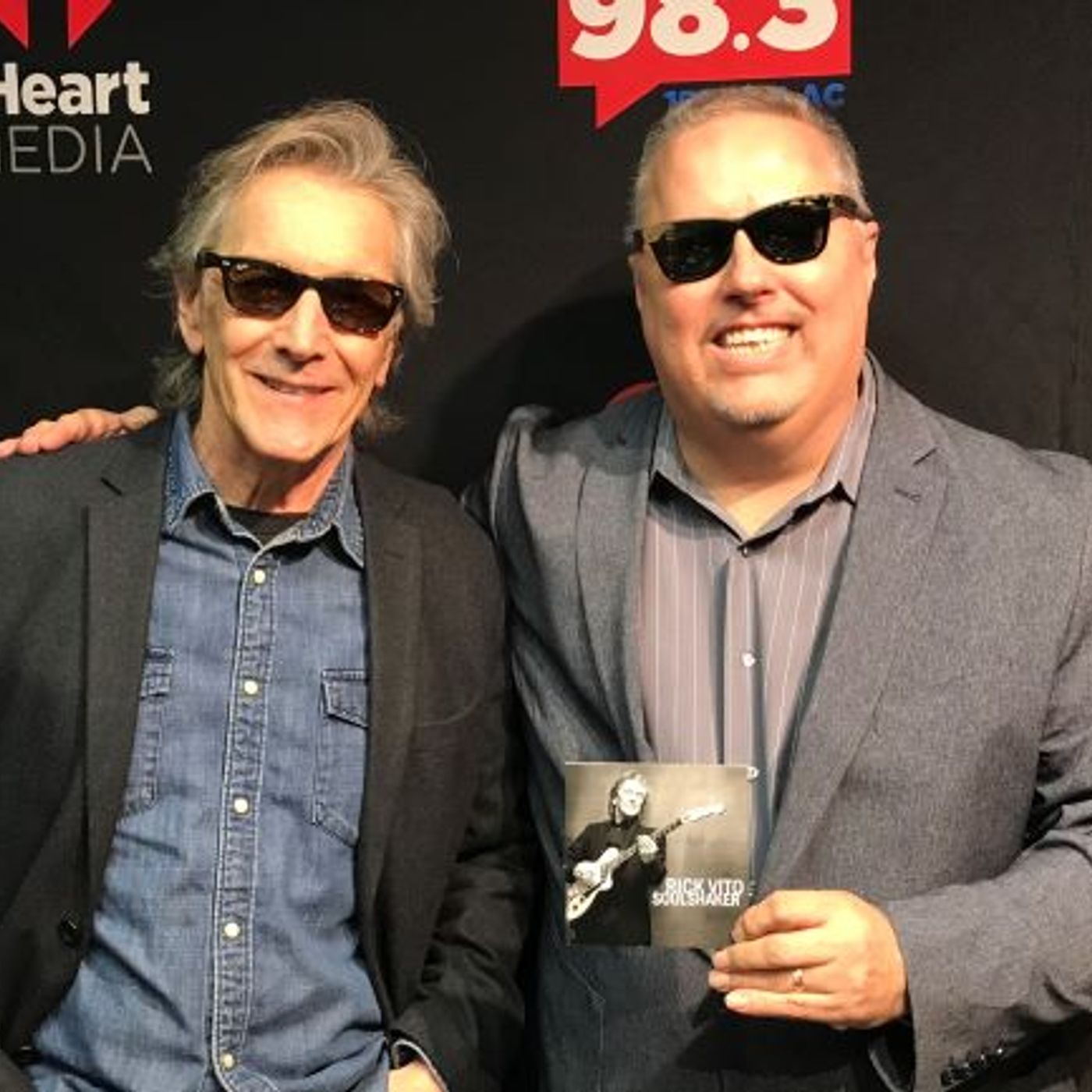 FOX17 Rock & Review Radio 98.3/1510 WLAC